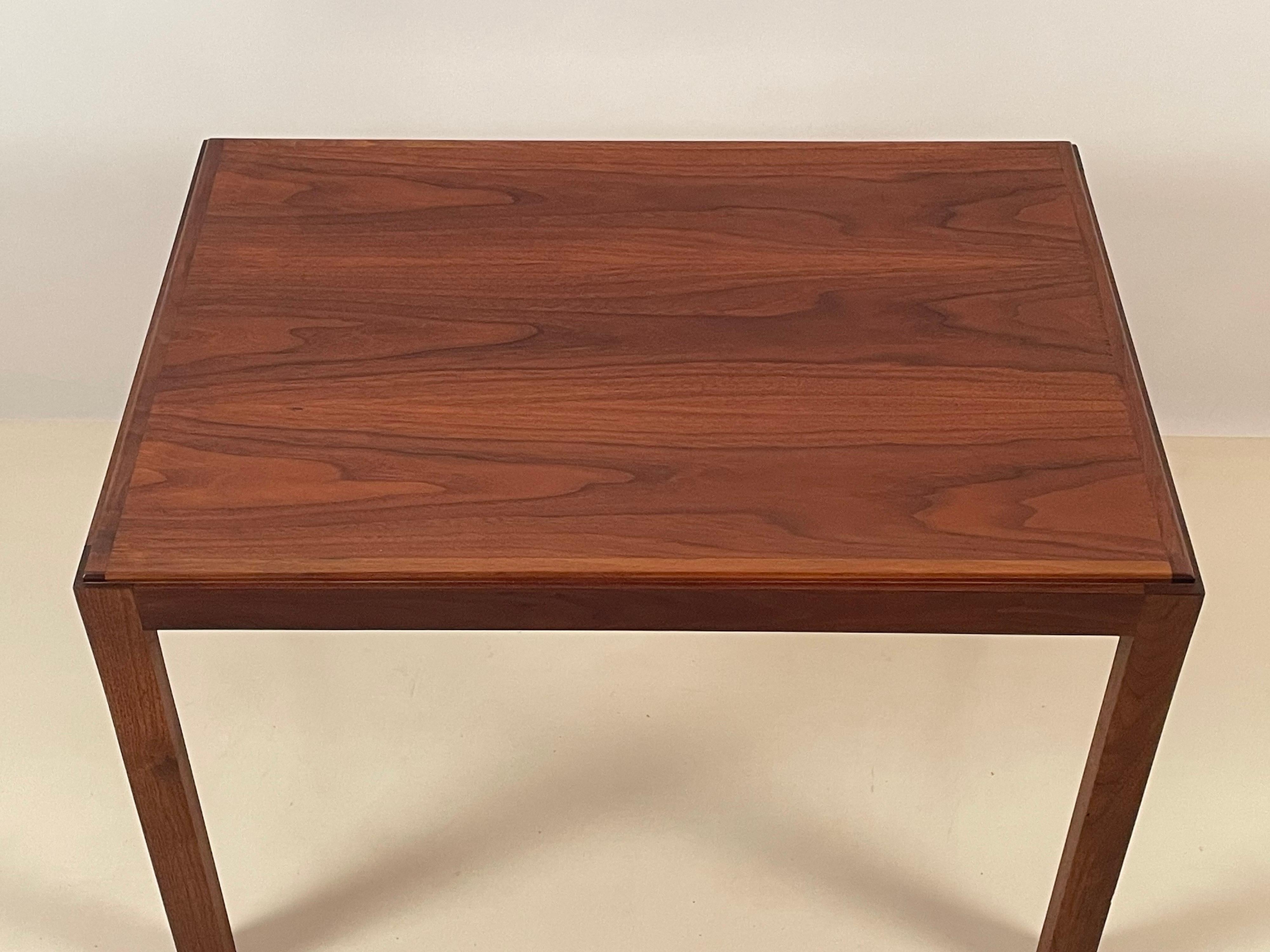 American Pair of Understated Walnut End Tables by Brown Saltman For Sale