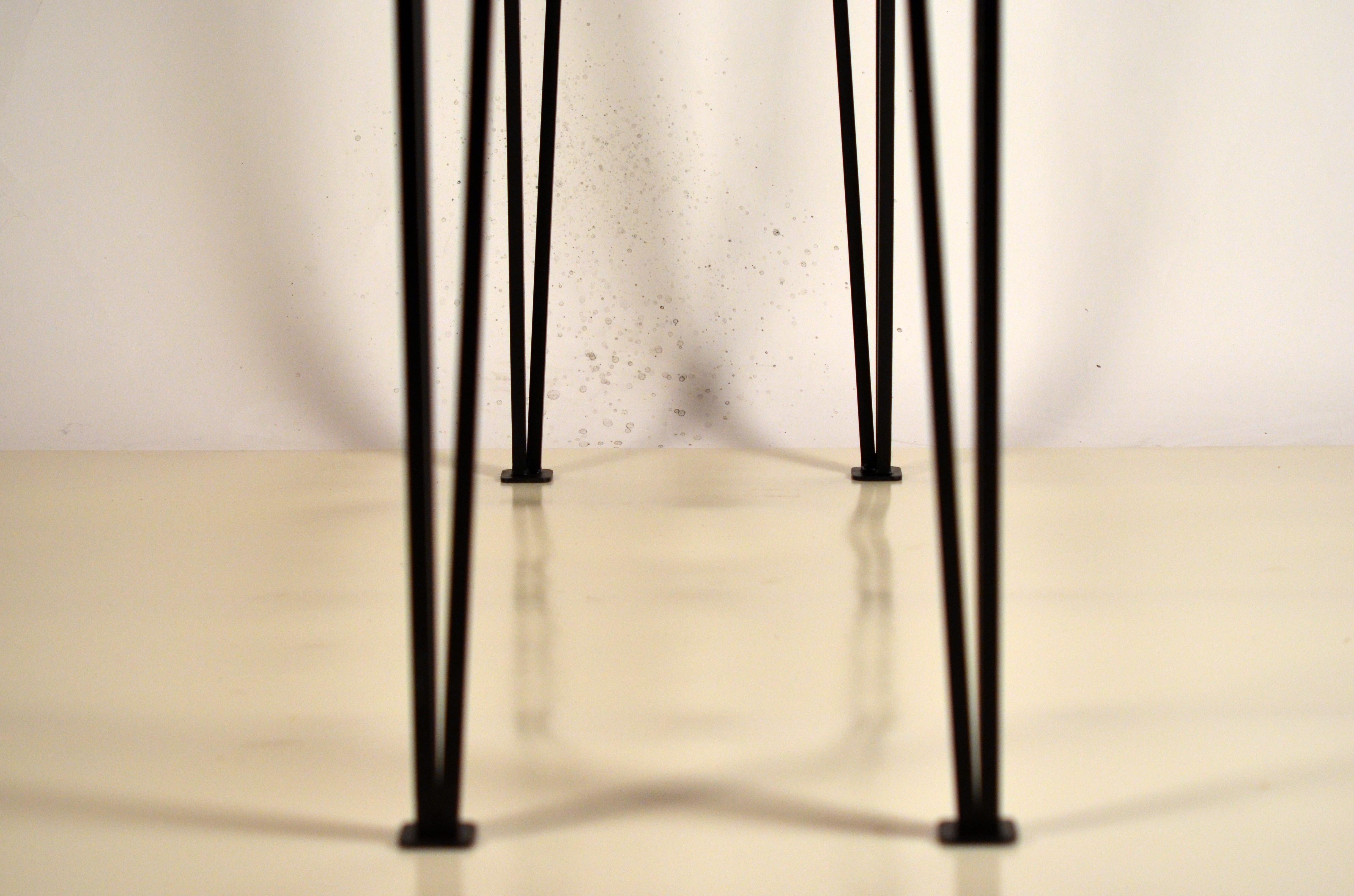 Paire de consoles ondulées en fer forgé et verre 'Méandre' par Design Frères Neuf - En vente à Los Angeles, CA
