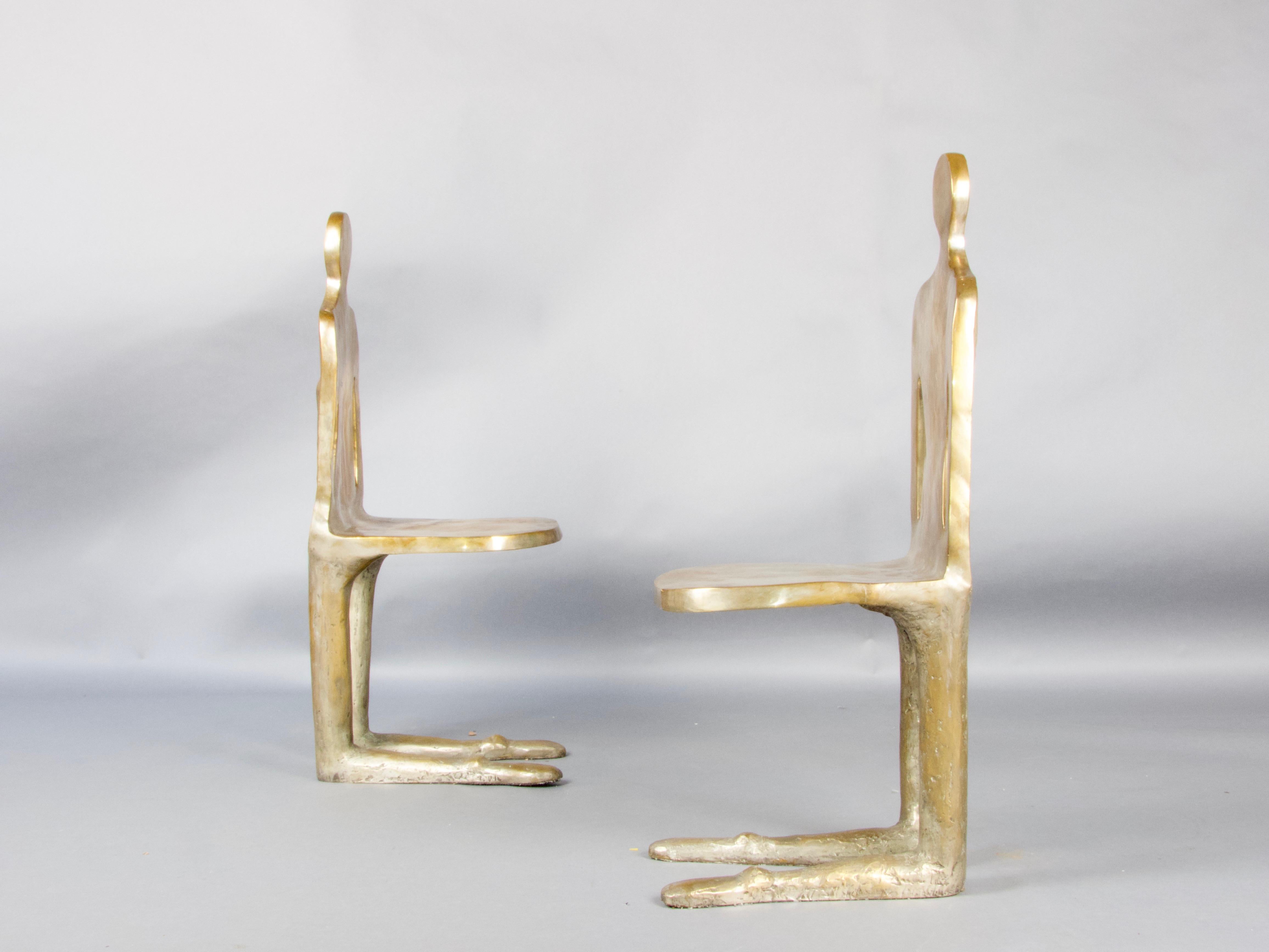 par de sillas únicas de bronce que representan a un hombre y a una mujer en venta 7