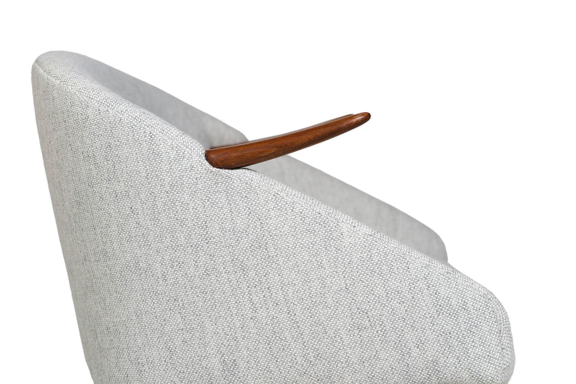 Ein Paar einzigartige früh skandinavische Loungesessel mit skulpturalen Mahagoni-Armen aus Mahagoni im Angebot 2