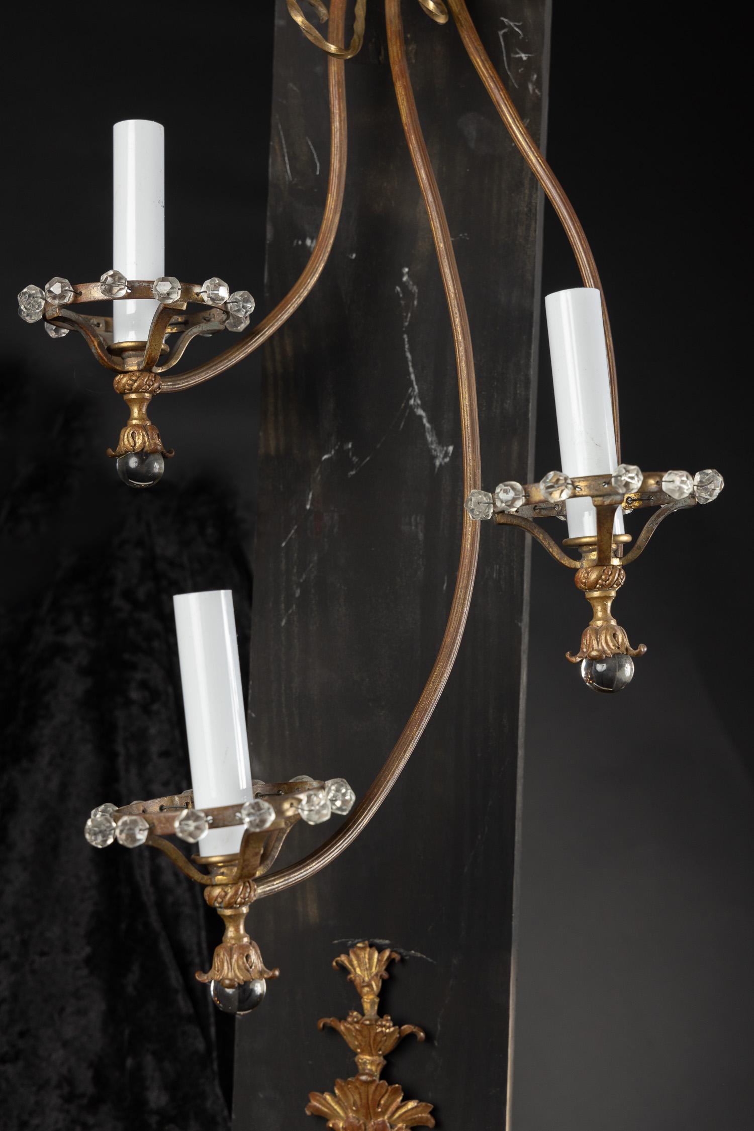 20ième siècle Paire d'appliques uniques Art Nouveau allongées en bronze et cristal, 4 disponibles en vente