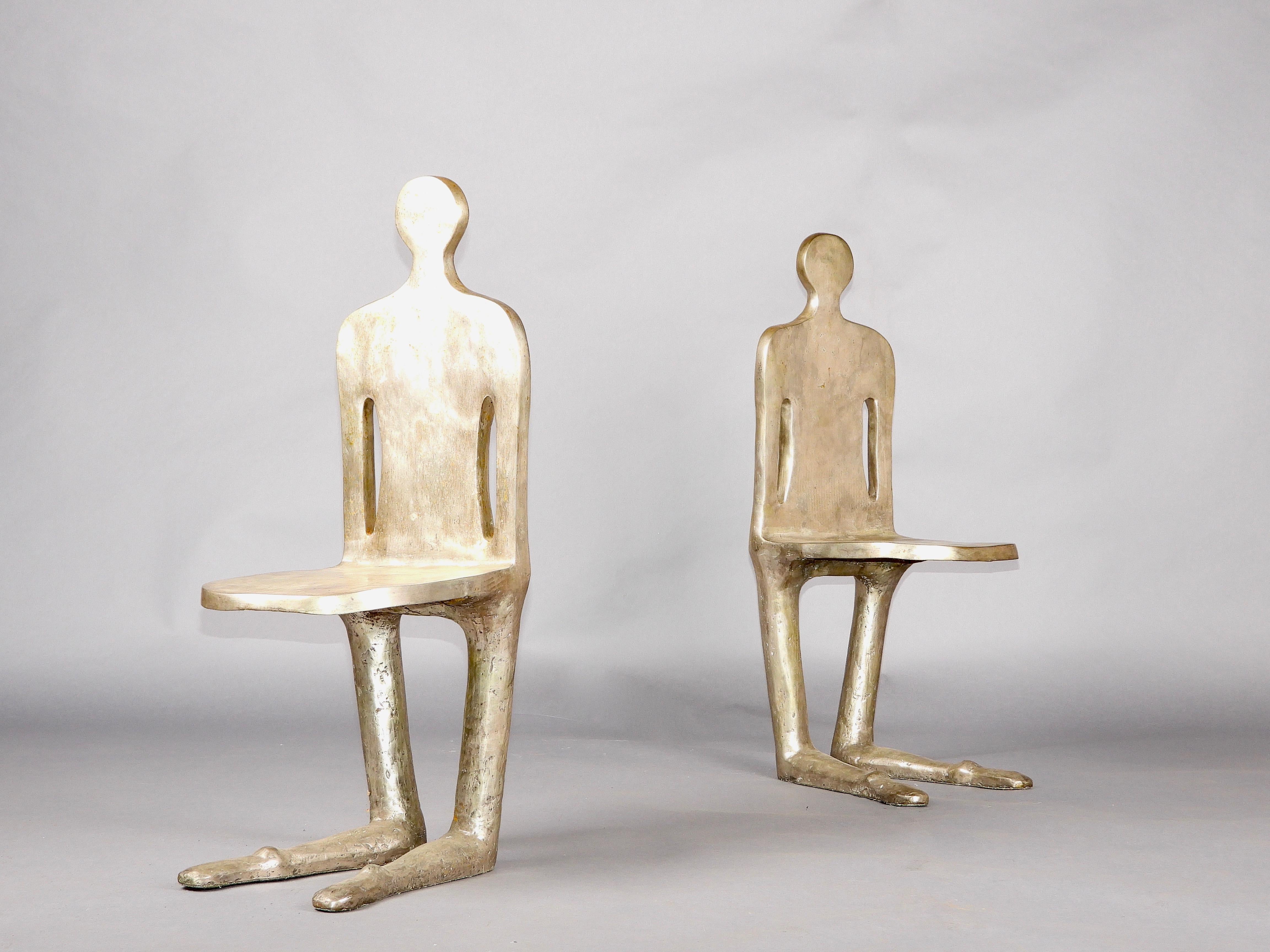 paire de pièces uniques en argent  chaises en bronze représentant un homme et une femme , artiste inconnu provenant d'une collection privée d'une maison à St Tropez, série de huit chaises à l'origine dont 