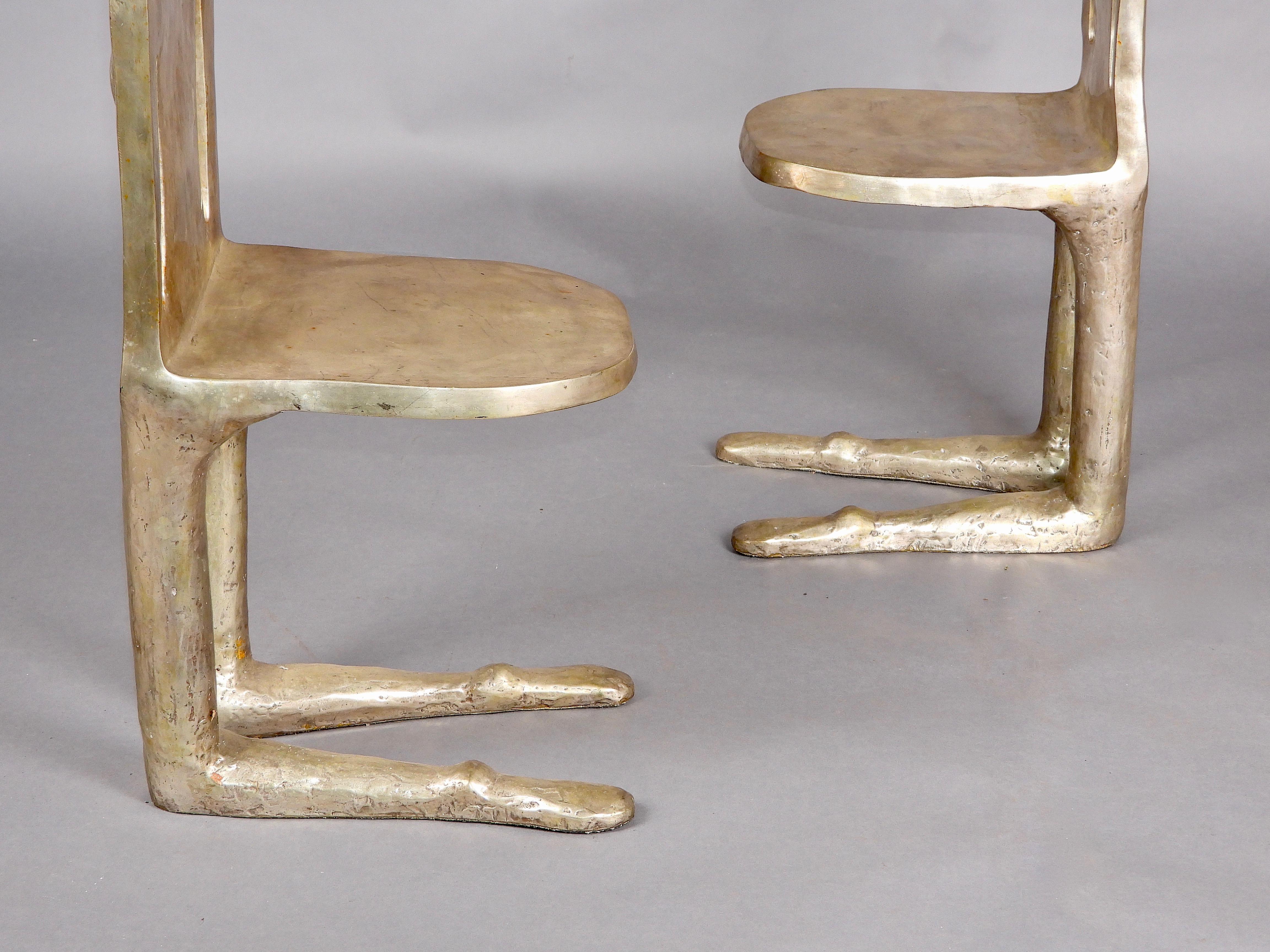 Bronze paire de chaises uniques en bronze argenté représentant un homme et une femme en vente