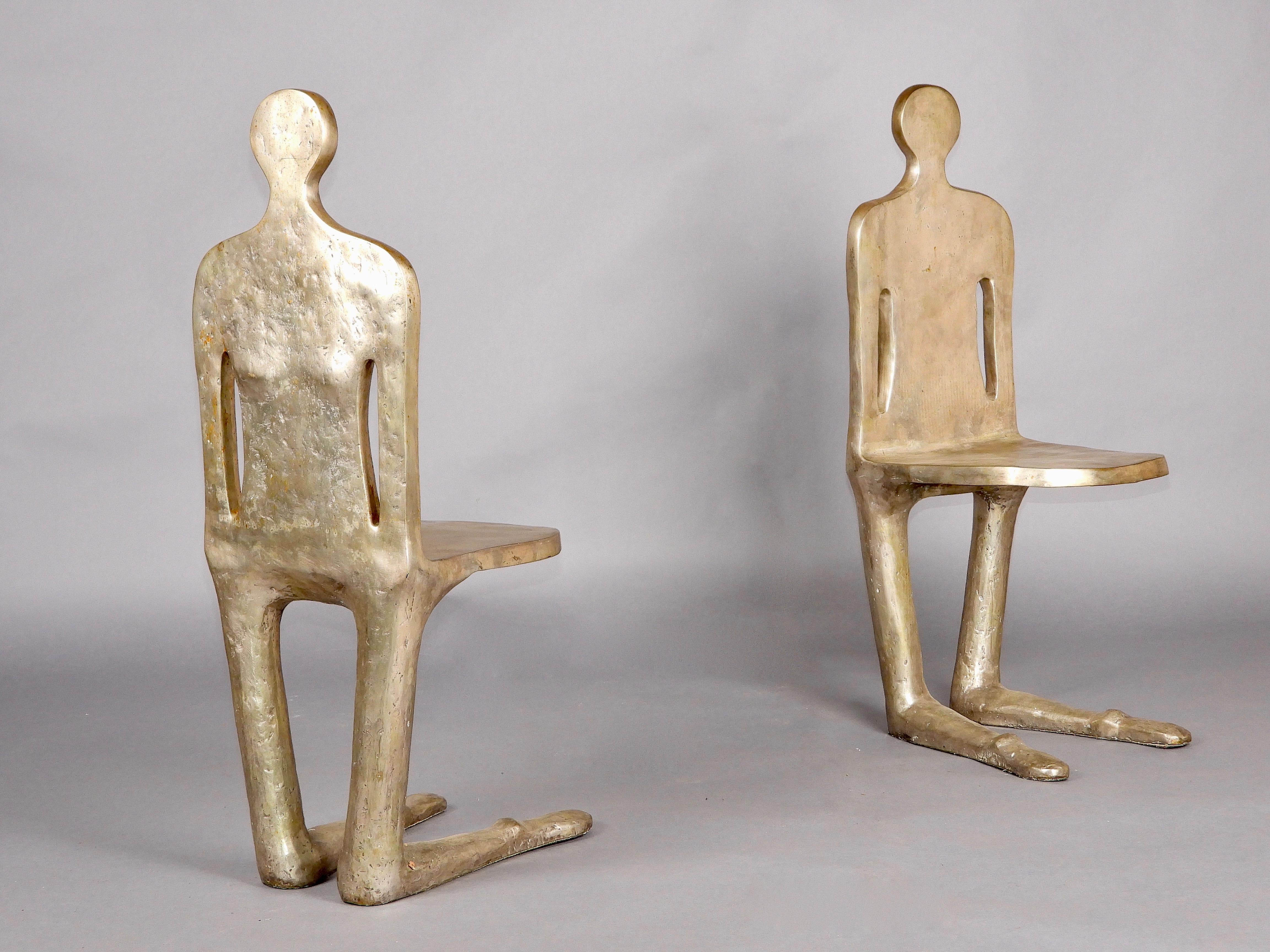 paire de chaises uniques en bronze argenté représentant un homme et une femme en vente 1