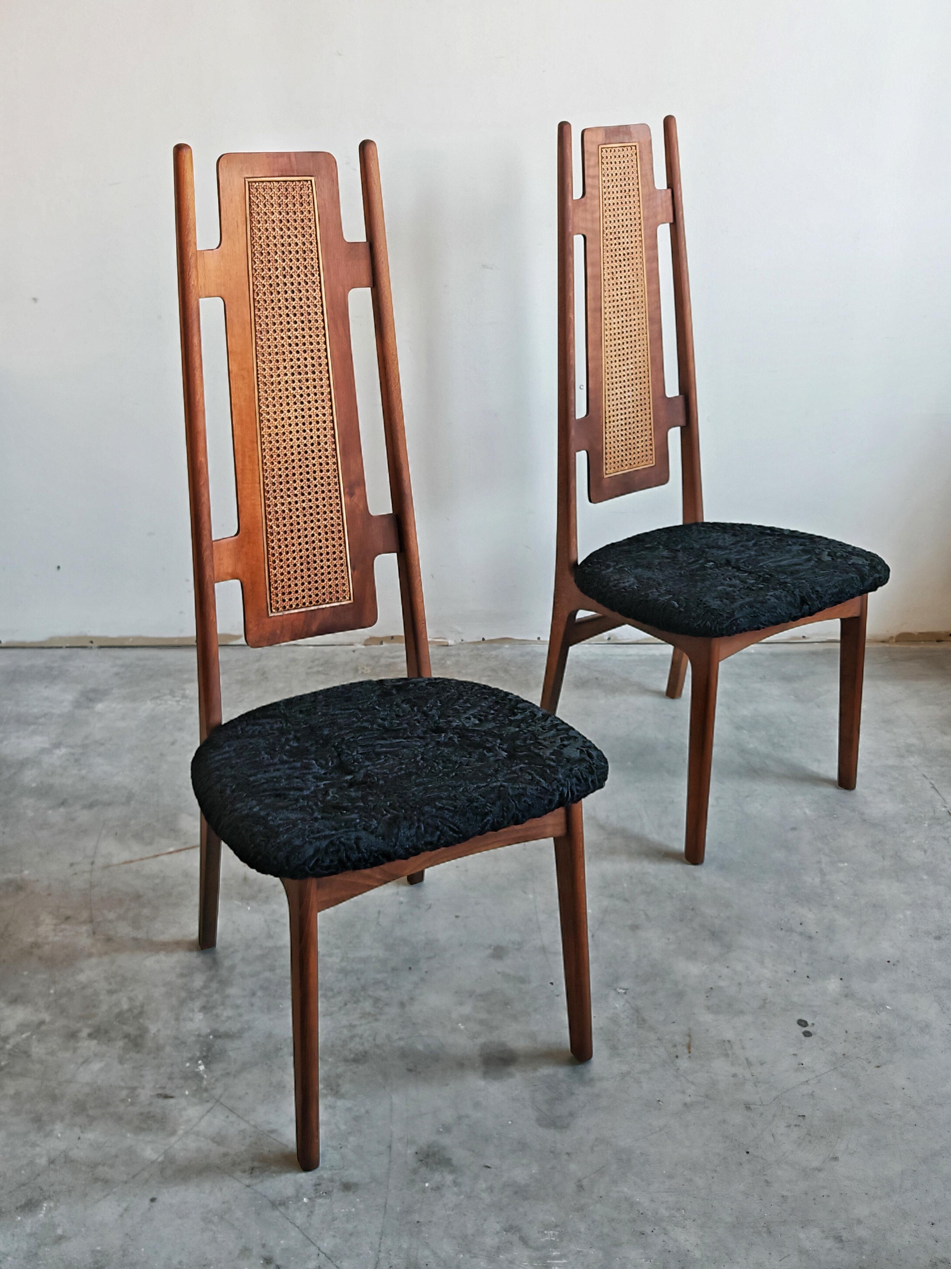 Pair of Unique Mid Century Modern Accent Chairs upholstered in Astrakhan fur in vendita 3