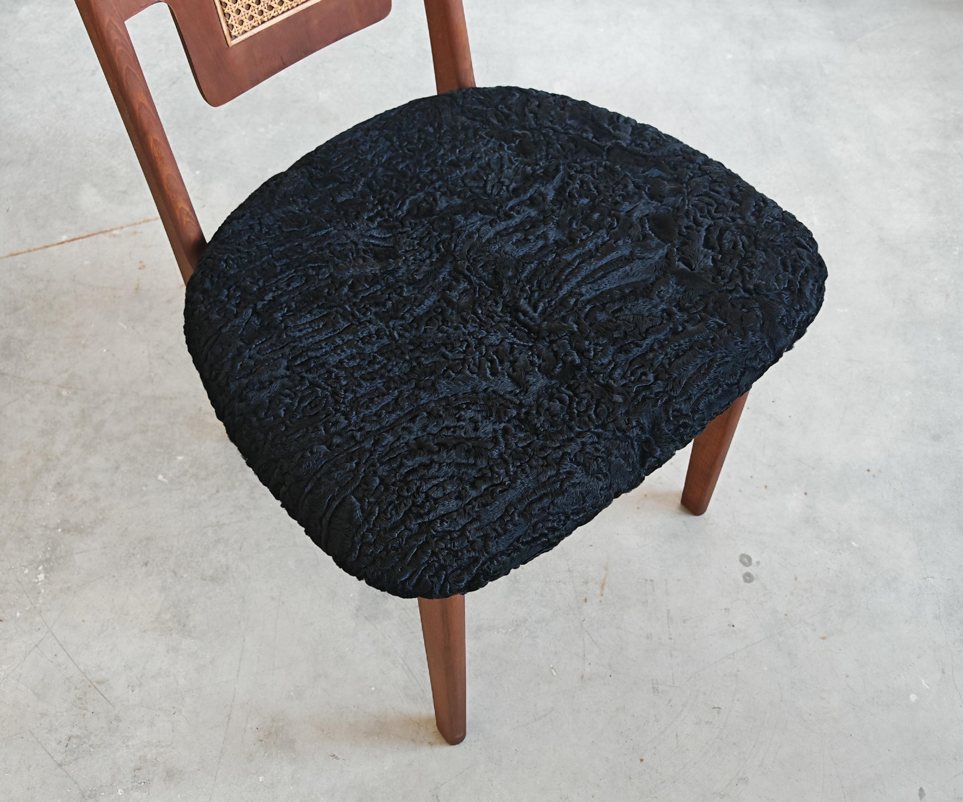 Pair of Unique Mid Century Modern Accent Chairs upholstered in Astrakhan fur In condizioni ottime in vendita a Beograd, RS