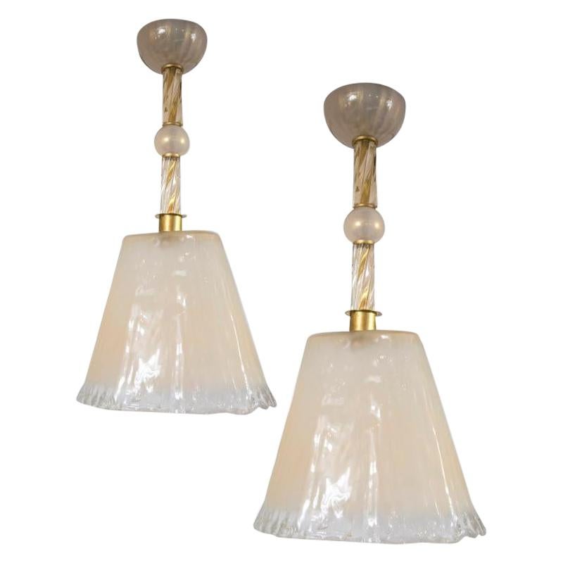 Paire de lampes à suspension uniques à abat-jour ovale en verre de Murano