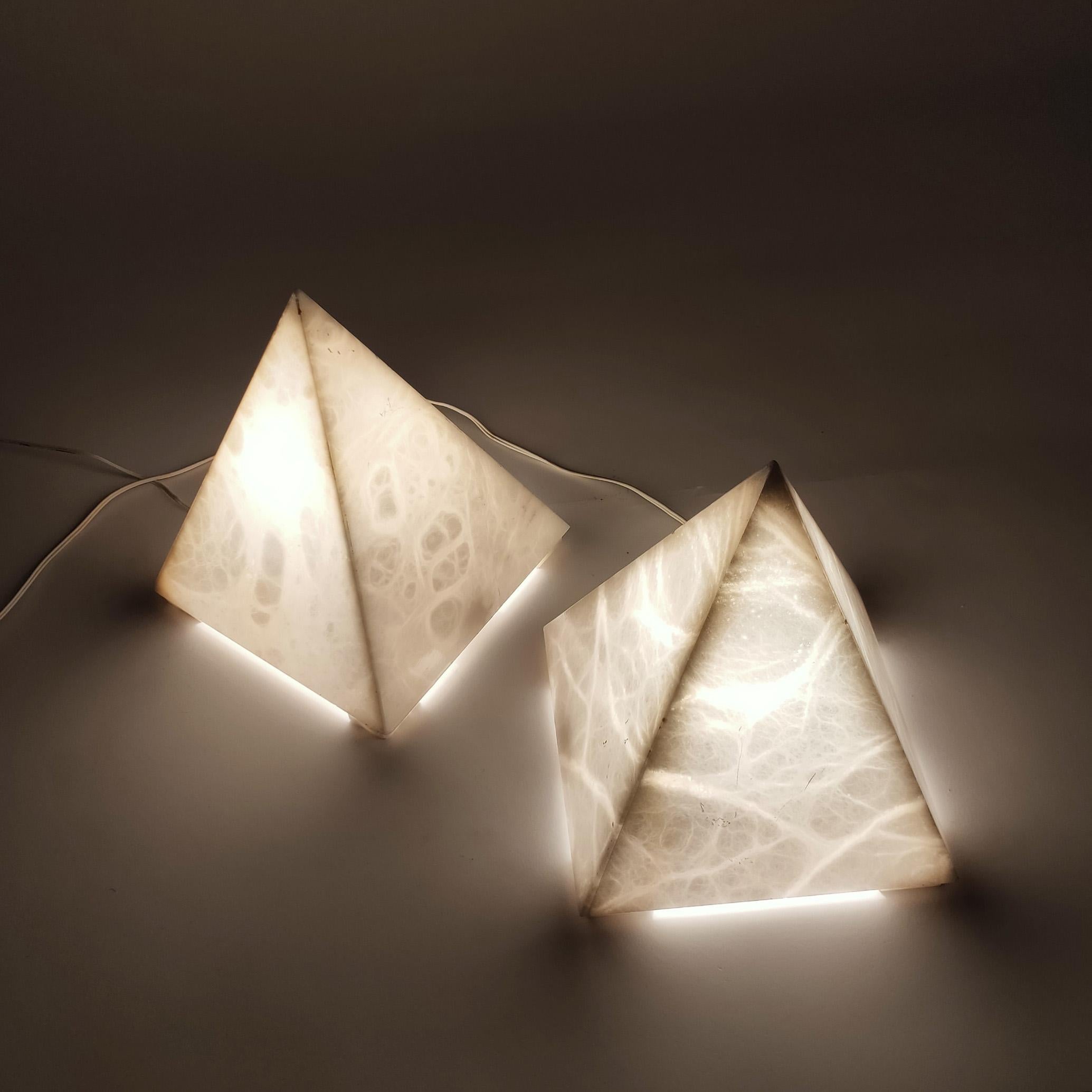Pair of unique pyramid shape alabaster table lamps from Eclipsi, Spain, 1960s For Sale 1
