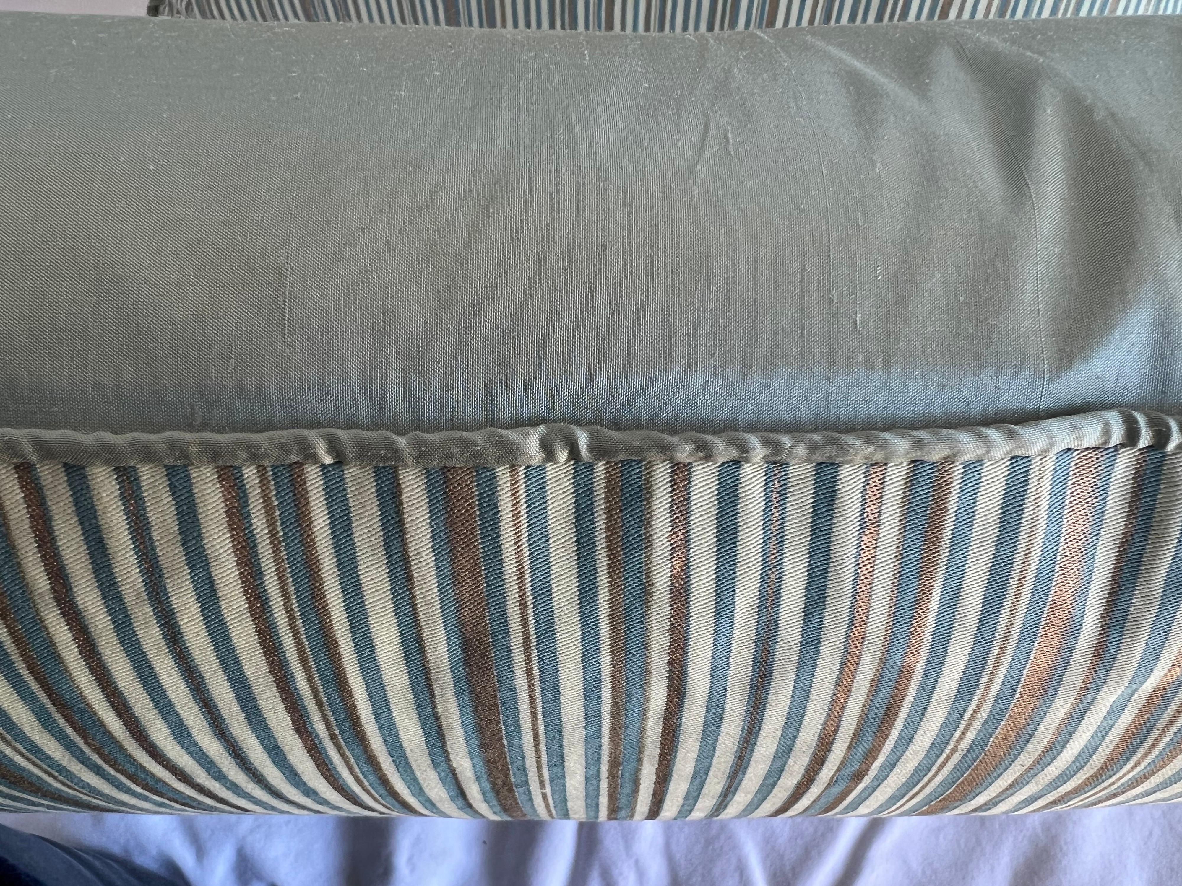 Pair of Unique Striped Fortuny Textile Pillows In Excellent Condition For Sale In Los Angeles, CA