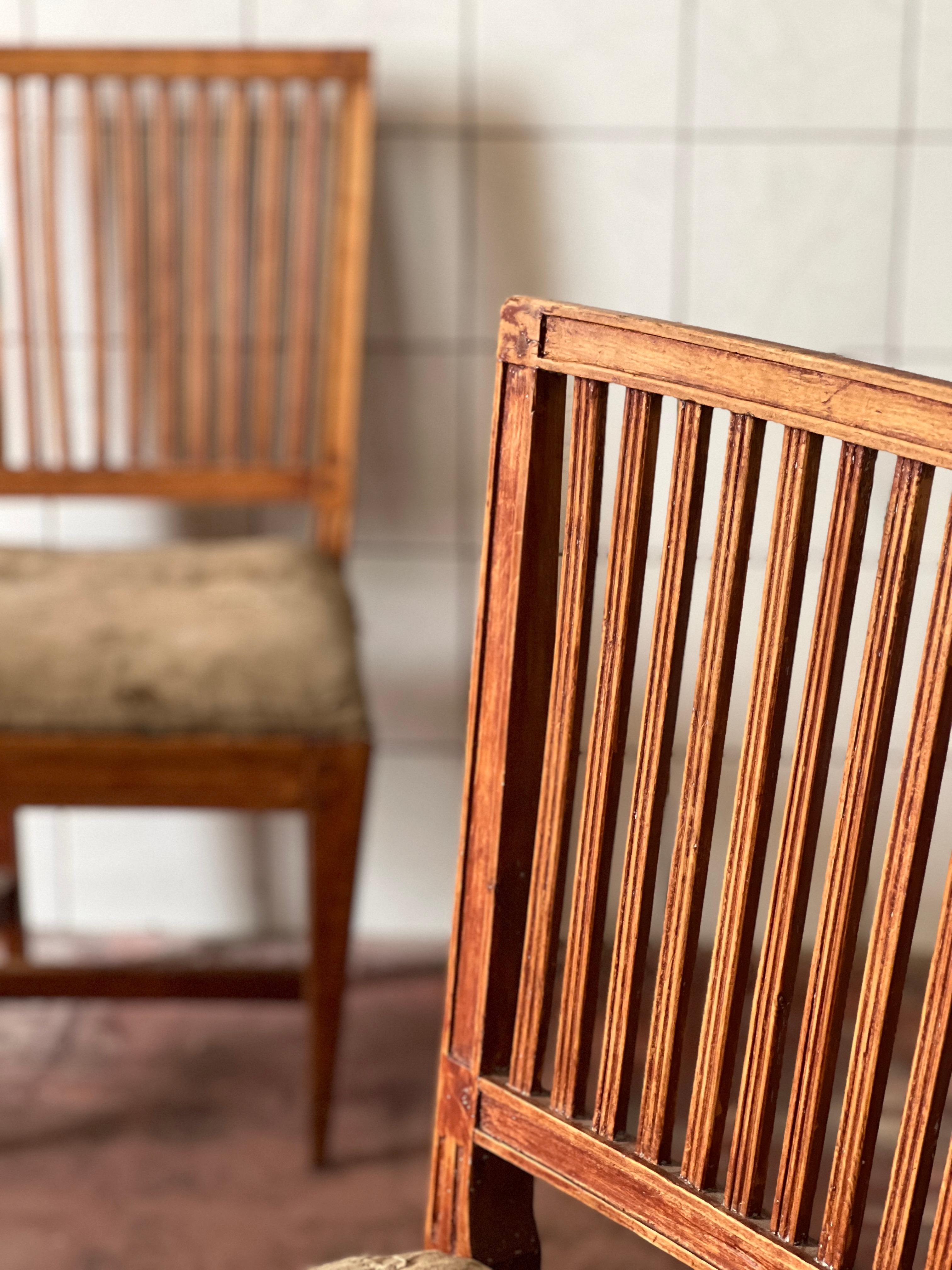 Late 18th Century Pair of unique Swedish late 18th century chairs rough linen sittings Gustavian For Sale
