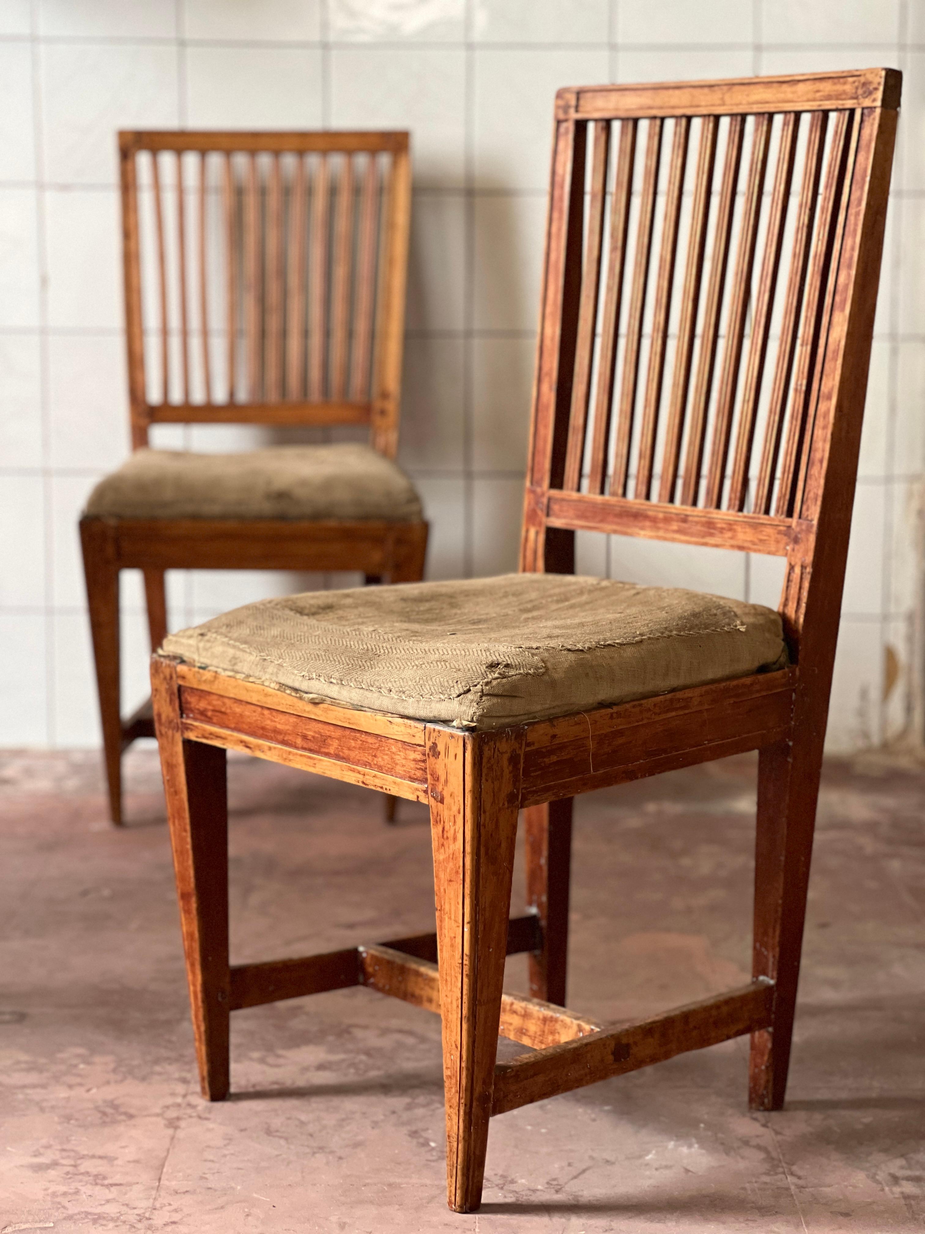 Linen Pair of unique Swedish late 18th century chairs rough linen sittings Gustavian For Sale