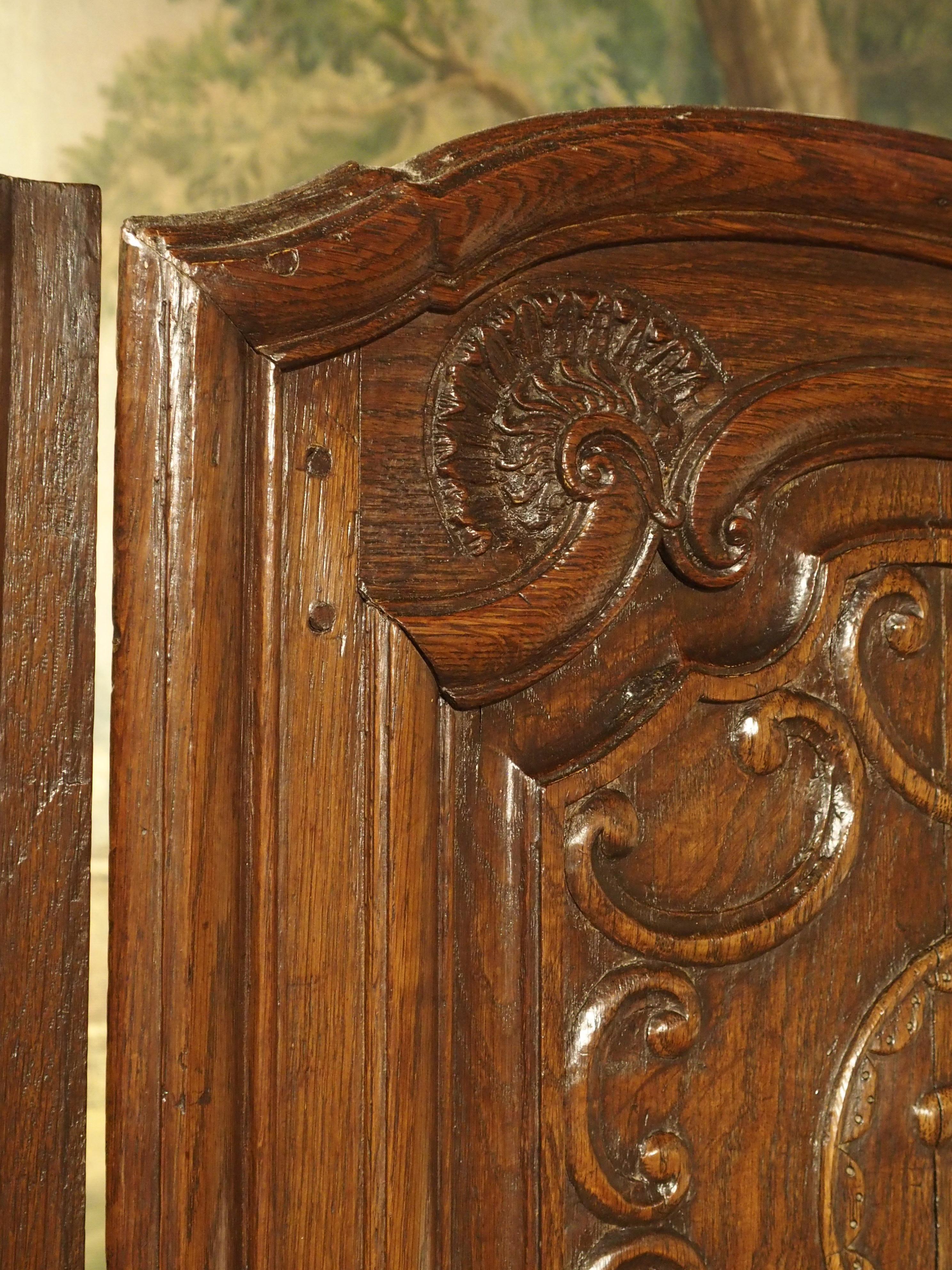 Pair of Unusual 18th Century French Oak Fleur-de-Lys Doors In Good Condition In Dallas, TX
