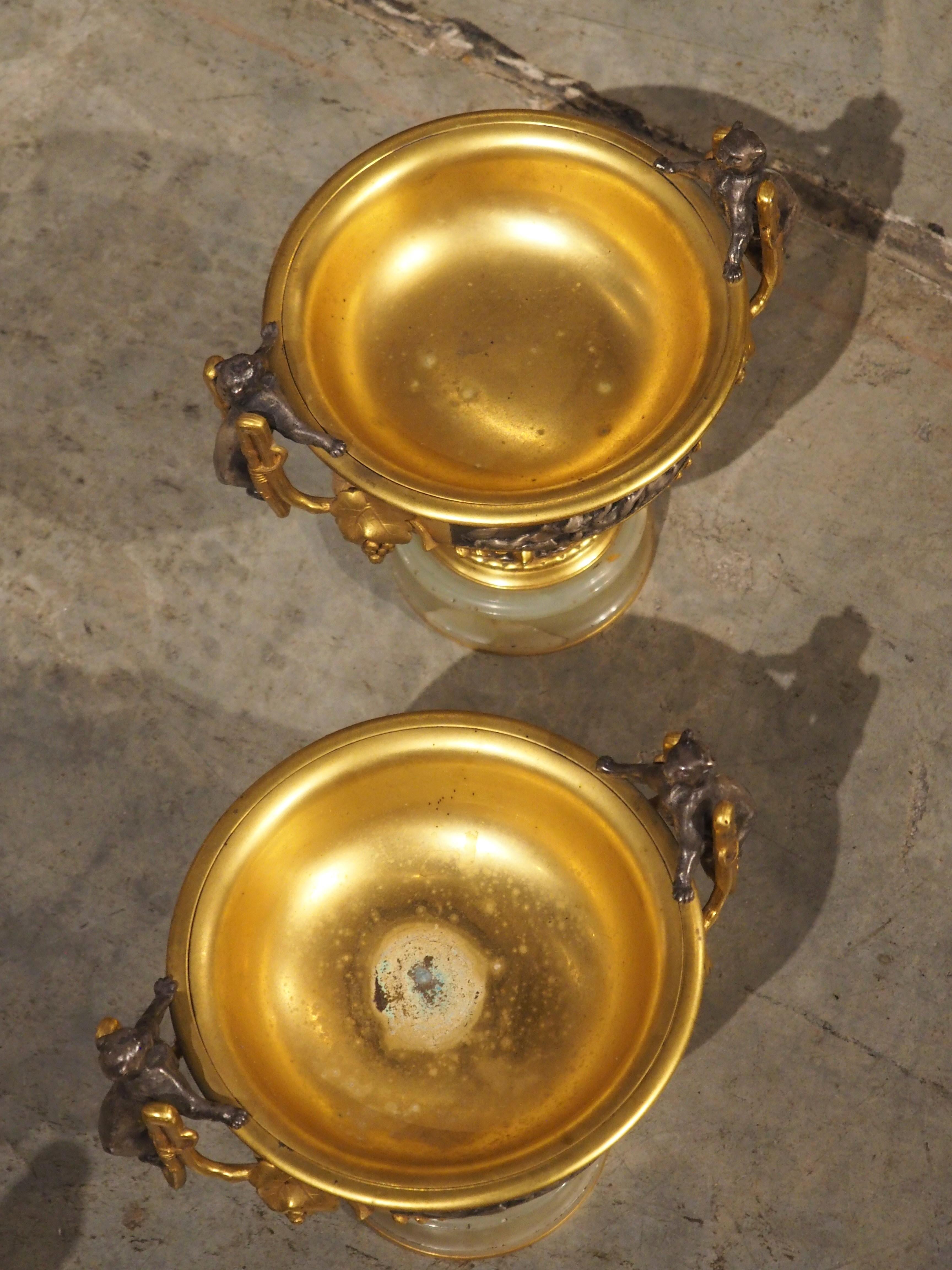 Coppia di insolite tazze francesi in bronzo del XIX secolo, Décor Panthère in vendita 13