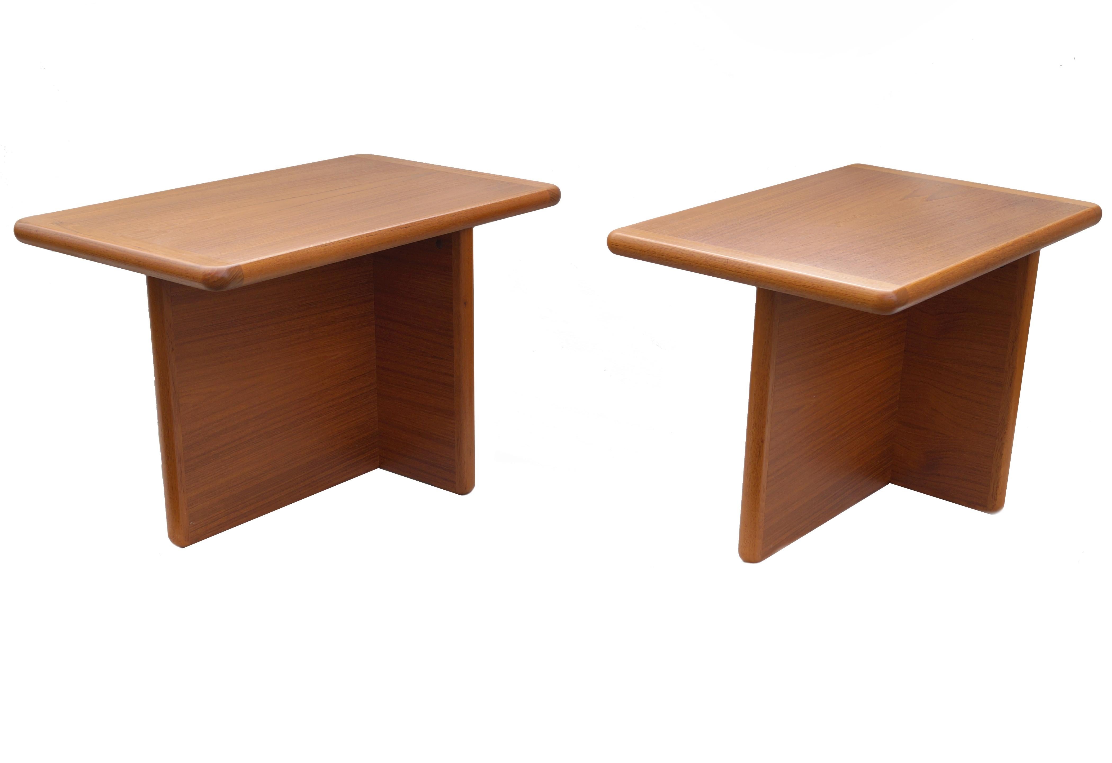 Scandinavian Modern Pair of Unusual Danish Scandinavian Teak End Side Night Tables Nightstands For Sale