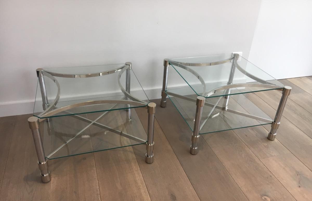 Paire de tables d'appoint inhabituelles en chrome et verre, françaises, vers 1970 en vente 3