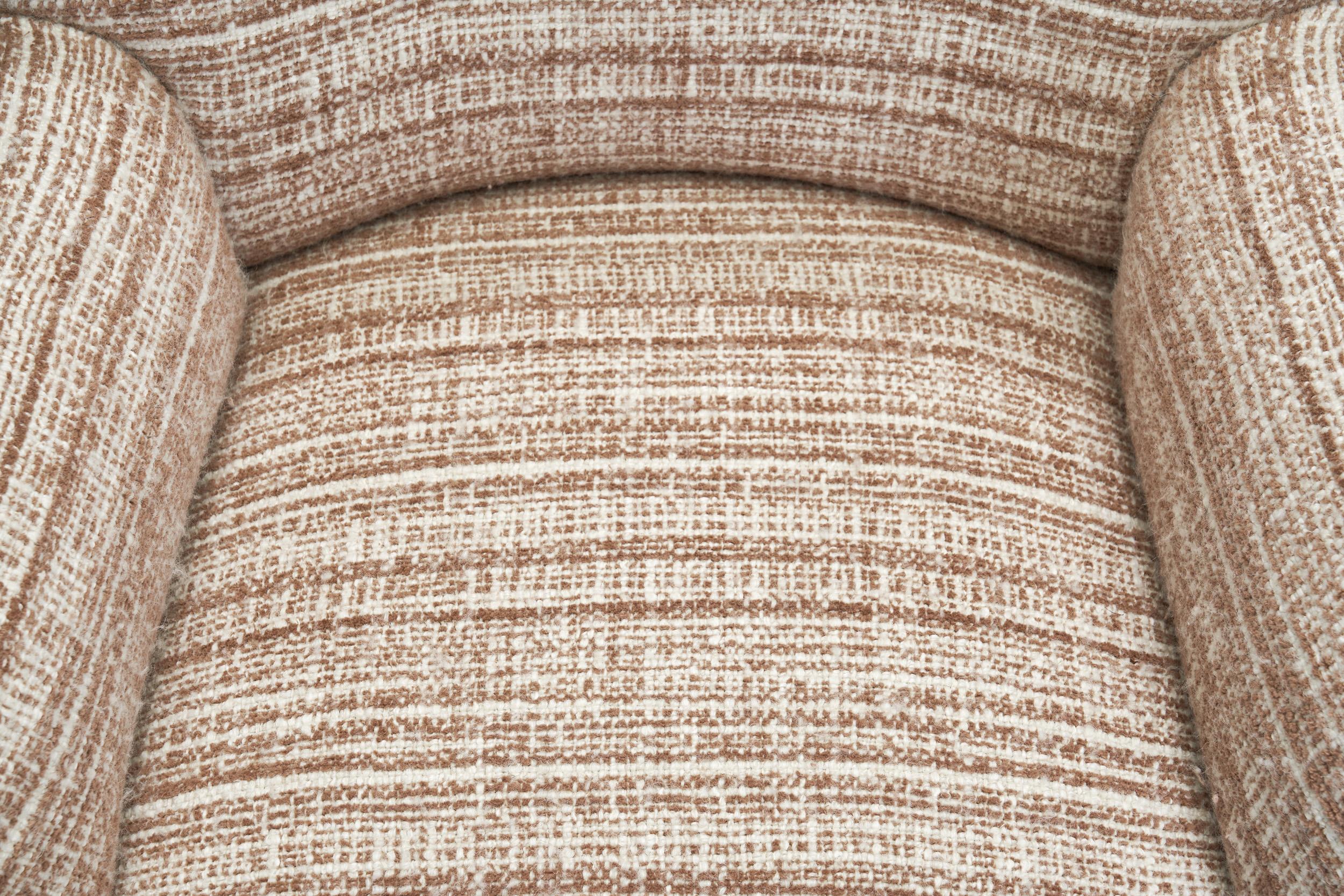 Paire de fauteuils tapissés à la manière de Brisk One, Europe 20e siècle en vente 3