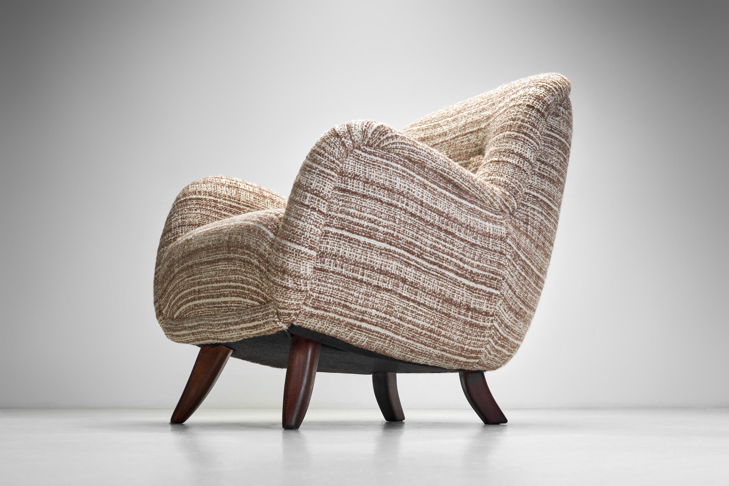 Paire de fauteuils tapissés à la manière de Brisk One, Europe 20e siècle en vente 8