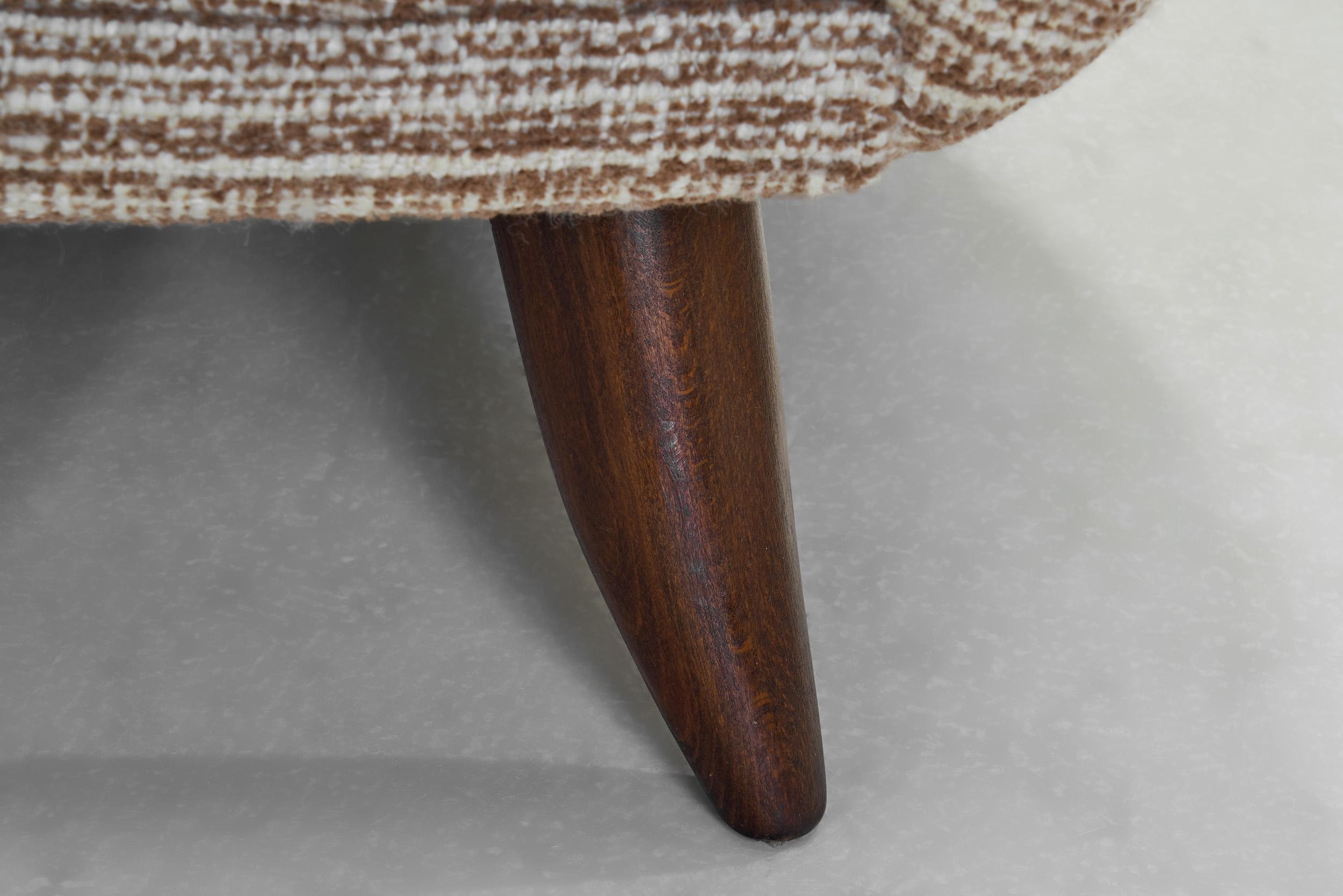 Paire de fauteuils tapissés à la manière de Brisk One, Europe 20e siècle en vente 9