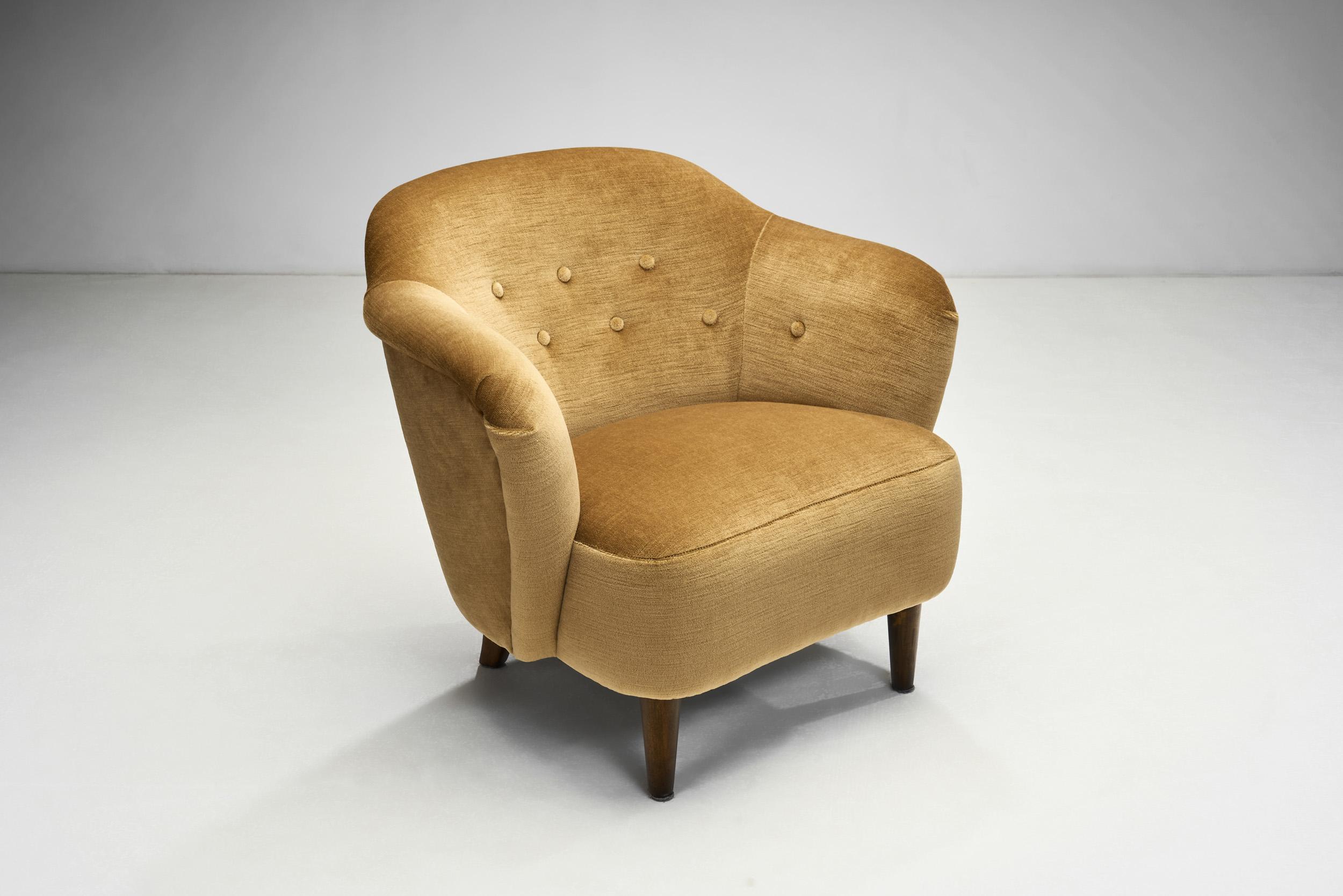 20th Century Pair of Upholstered Armchairs with Button Details, Europe Mid-20th century