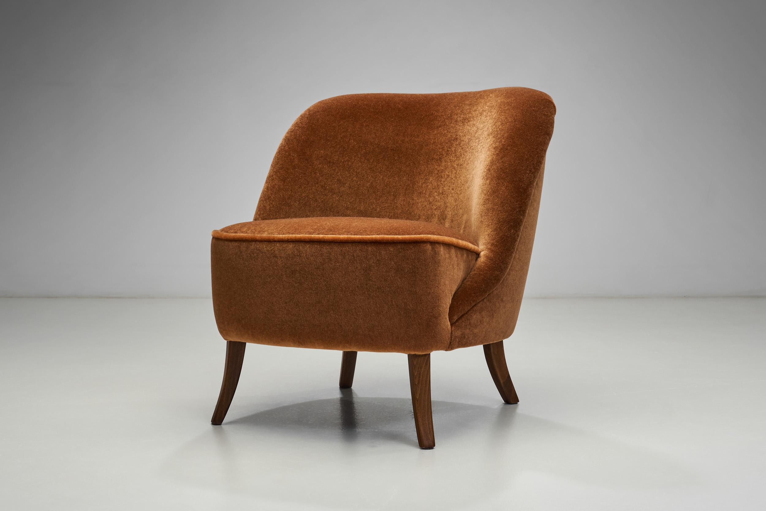 Paire de chaises longues rembourrées, Europe 20ème siècle en vente 4