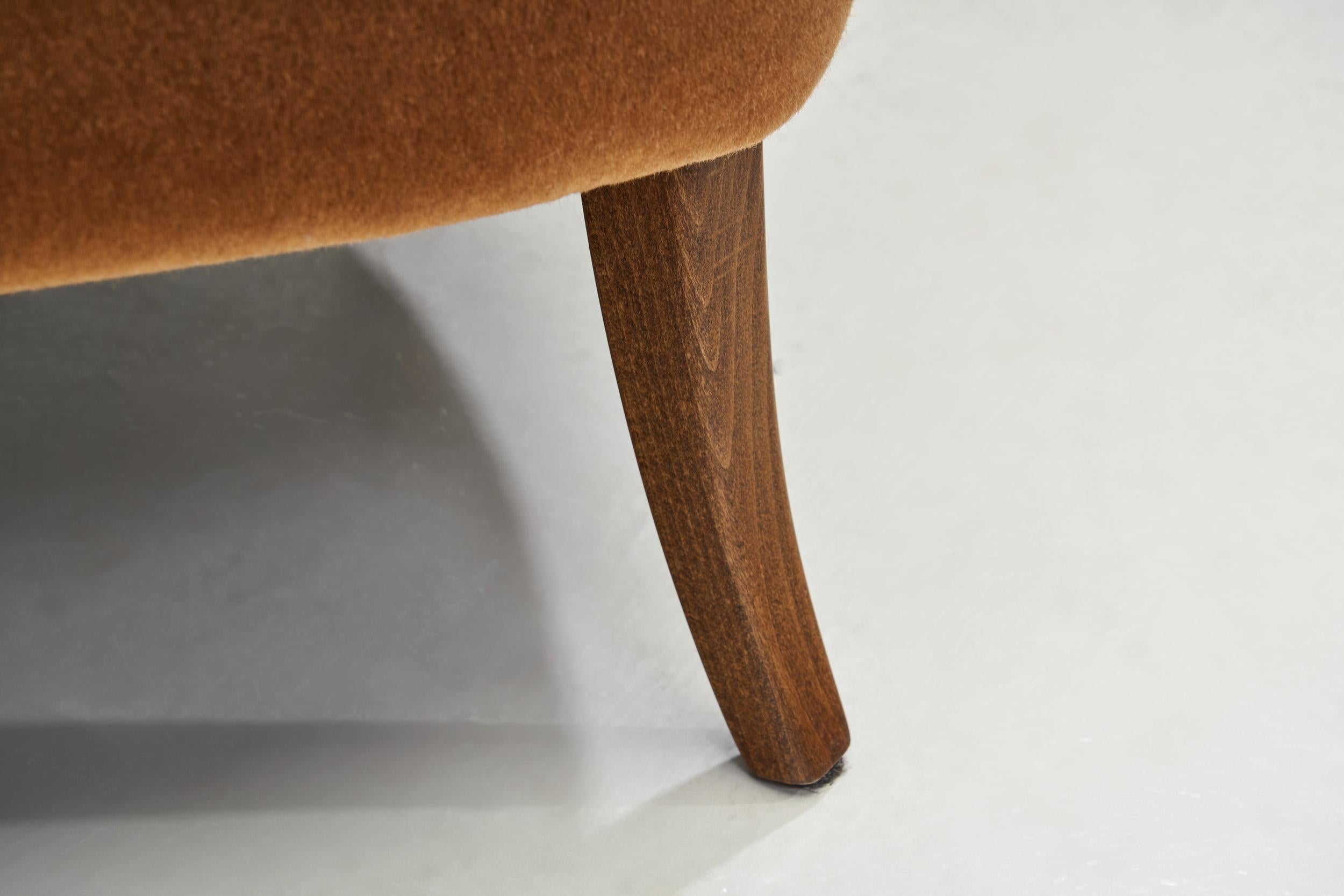 Paire de chaises longues rembourrées, Europe 20ème siècle en vente 6