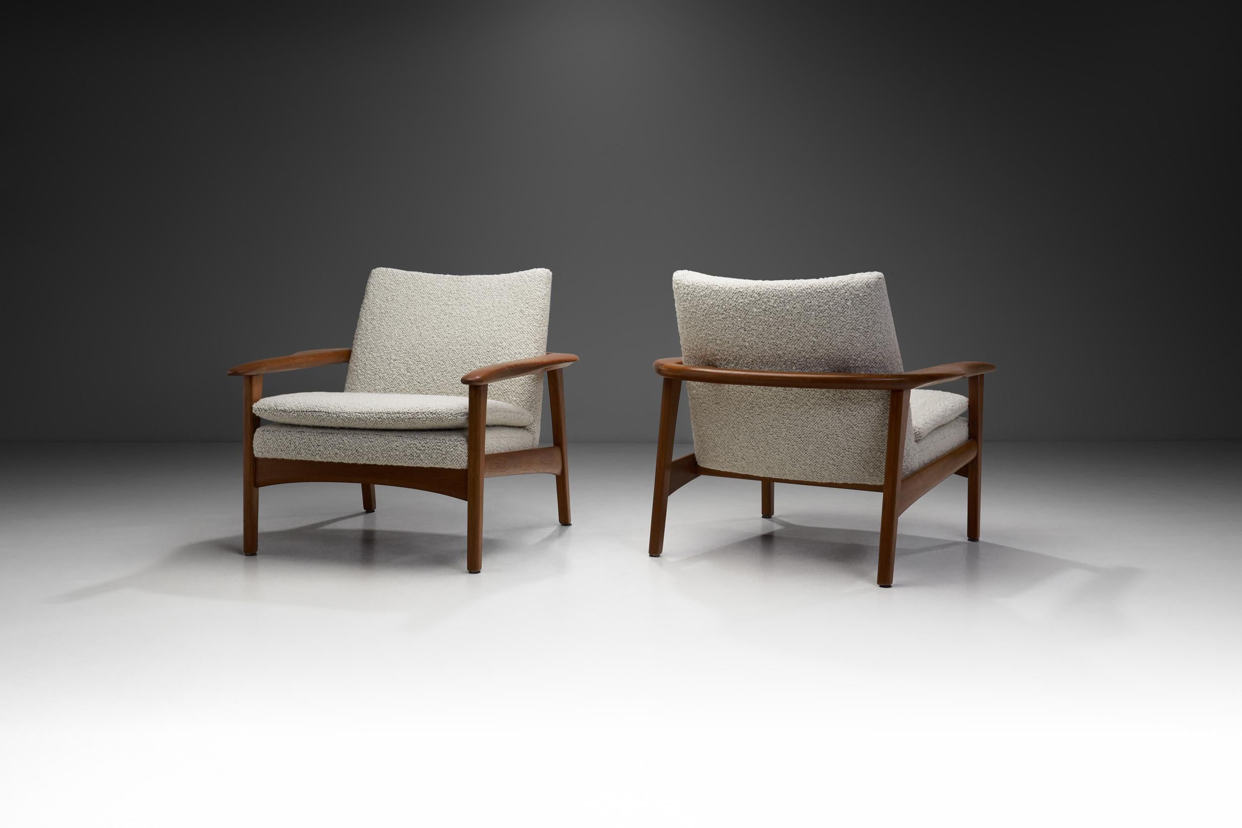 Mid-Century moderno Coppia di poltrone imbottite in teak, Germania, metà del XX secolo in vendita