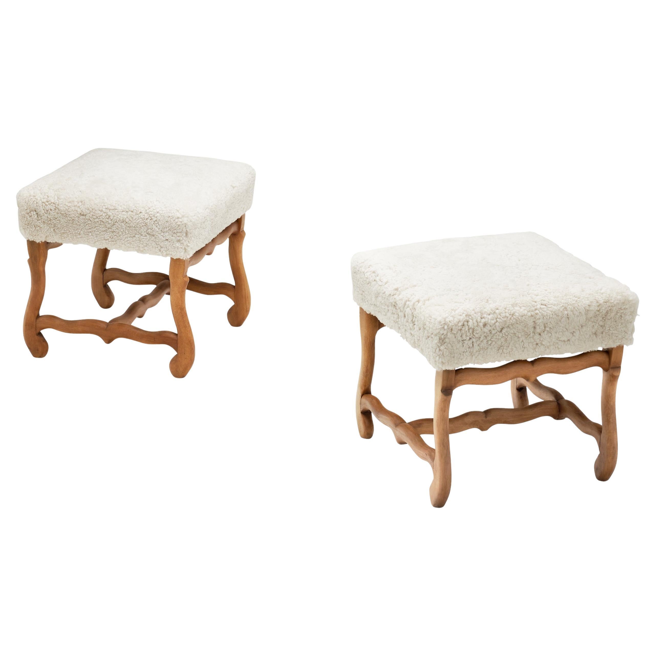 Pair of Upholstered Footstools with Curved Wooden Legs, Europe Mid-20th Century For Sale