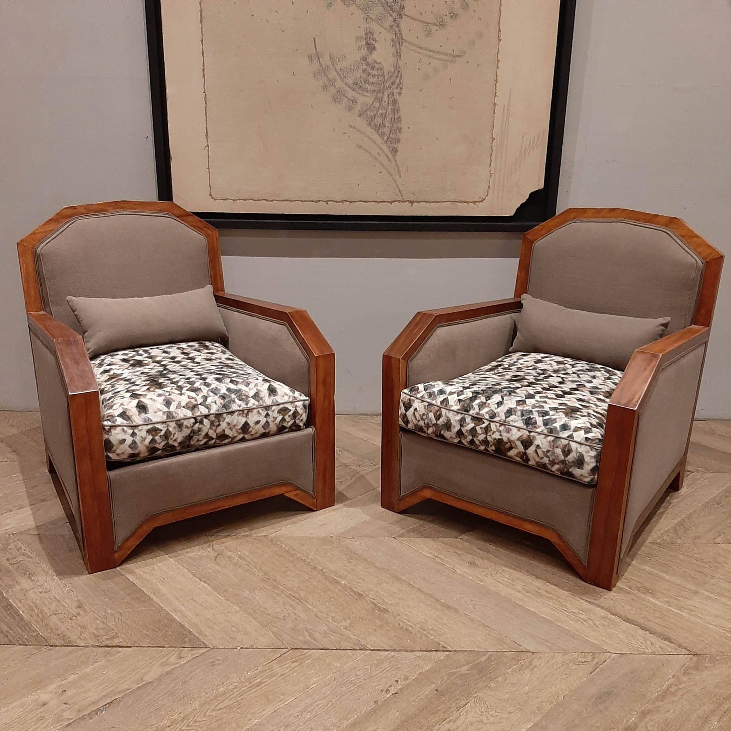 Pair of Upholstered French Art Deco Armchairs, 1930s In Good Condition In Baambrugge, NL