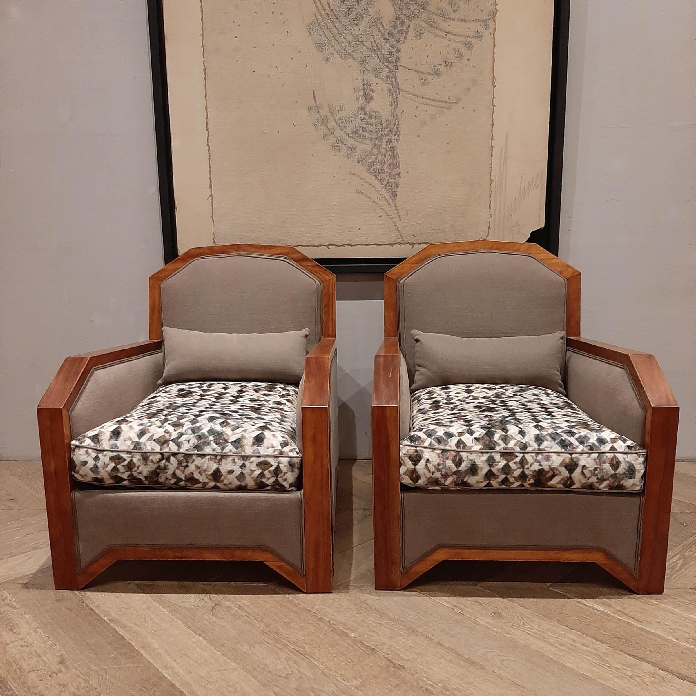 Mid-20th Century Pair of Upholstered French Art Deco Armchairs, 1930s