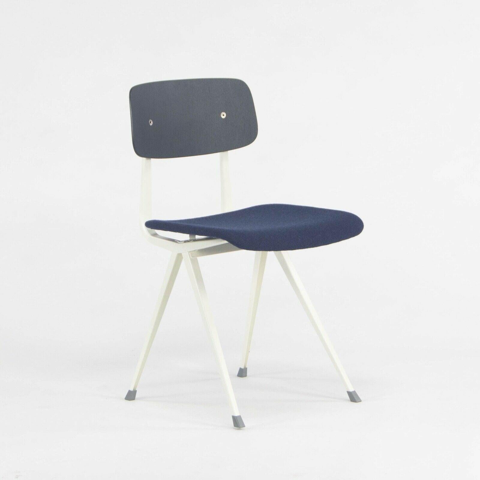 Paar gepolsterte HAY Result-Stühle von Friso Kramer und Wim Rietveld aus Eiche (Moderne) im Angebot