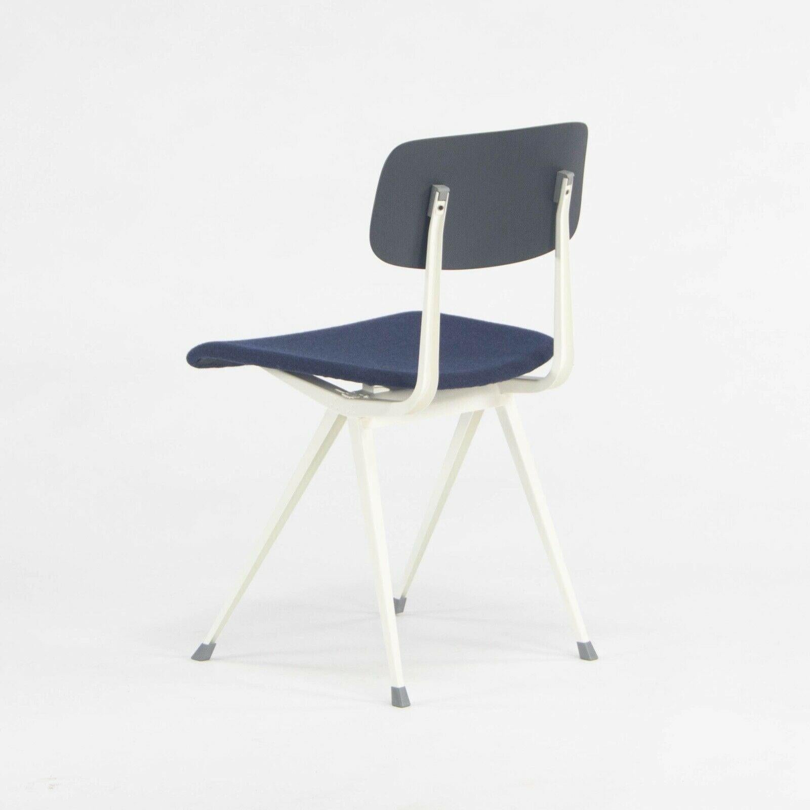 Paar gepolsterte HAY Result-Stühle von Friso Kramer und Wim Rietveld aus Eiche (Stahl) im Angebot