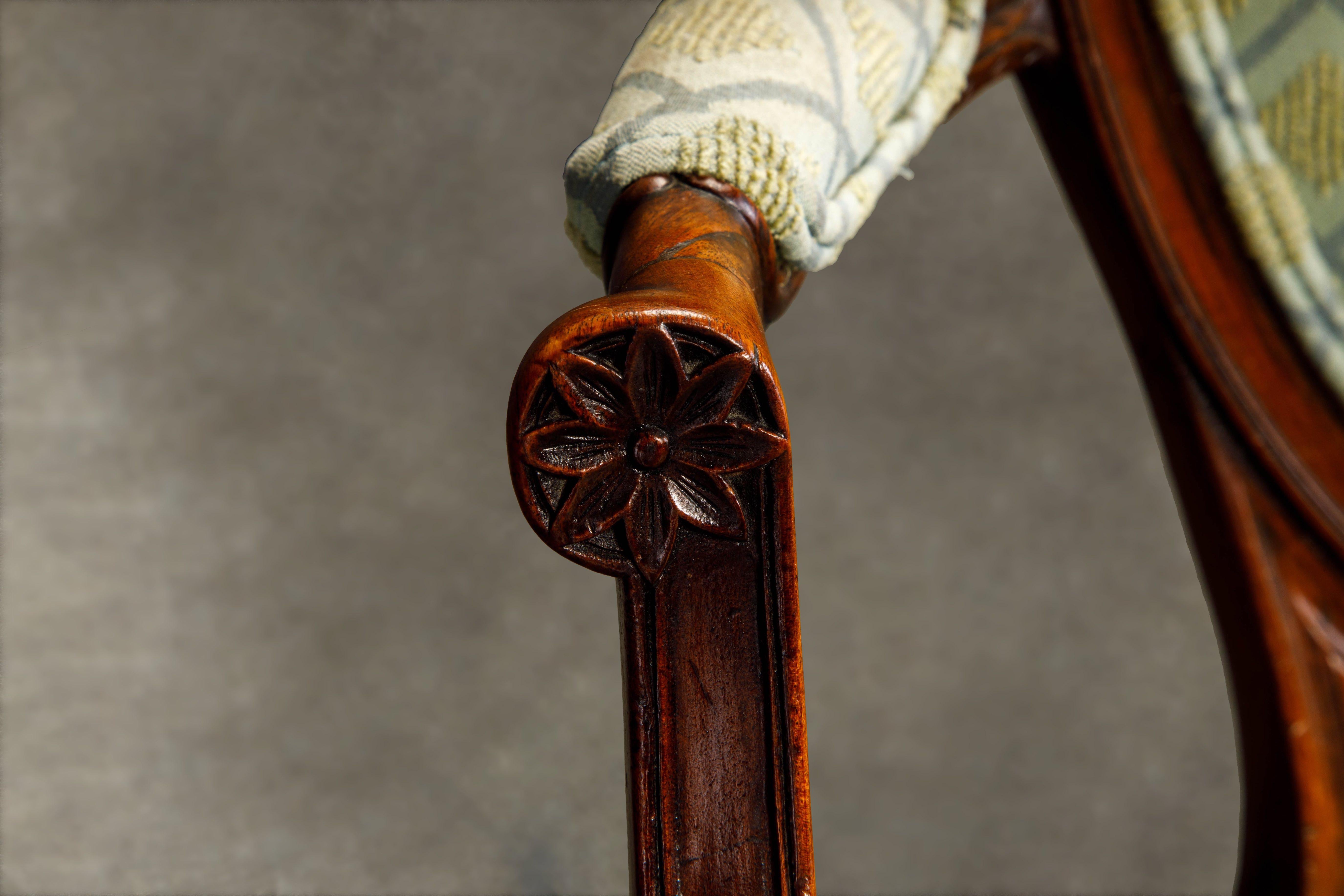 Paire de fauteuils Hepplewhite tapissés à dossier en forme de bouclier, provenance des années 1870 en vente 12
