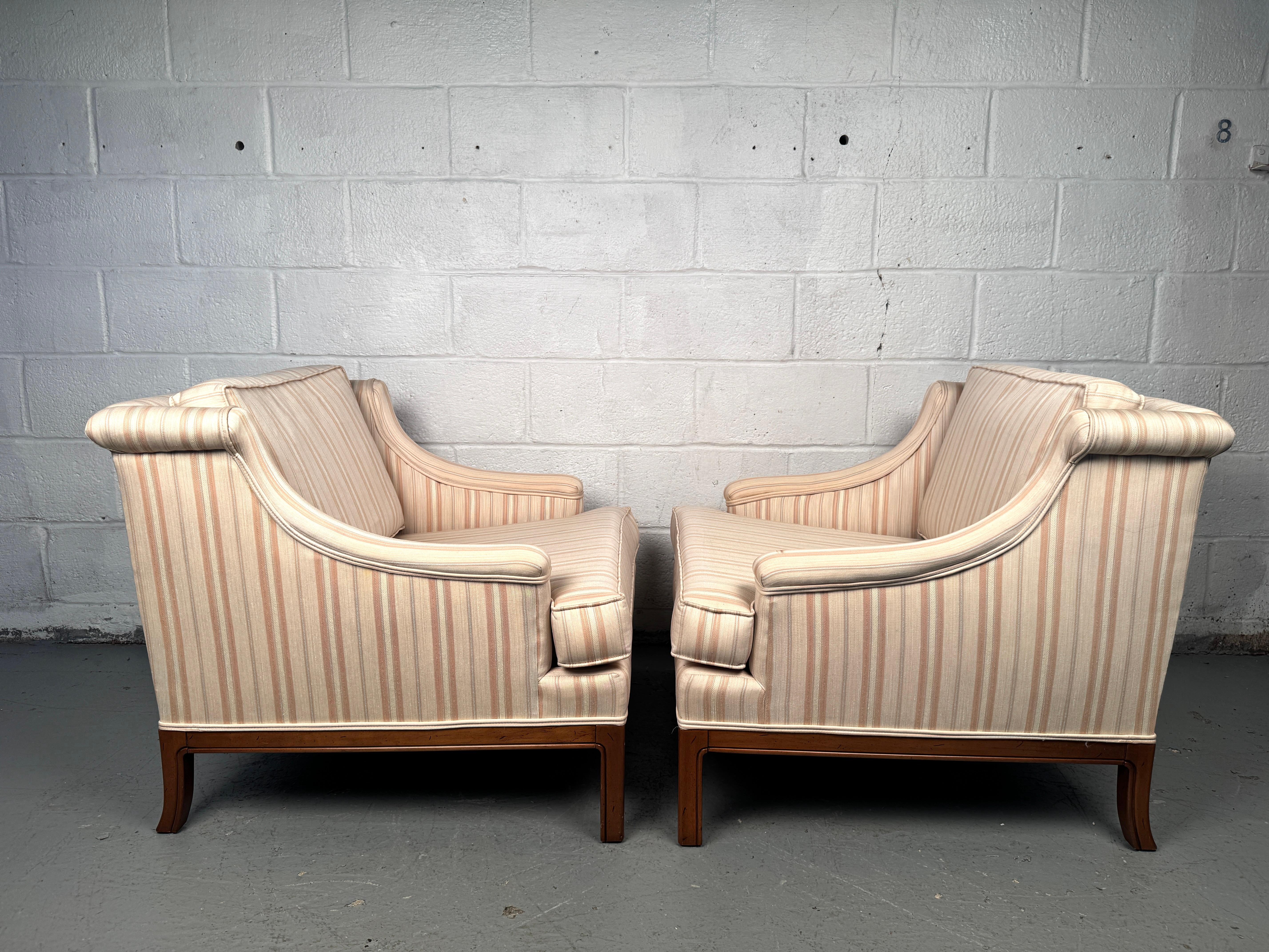 Pair of Upholstered Mid-Century Lounge Chairs In Good Condition For Sale In Brooklyn, NY