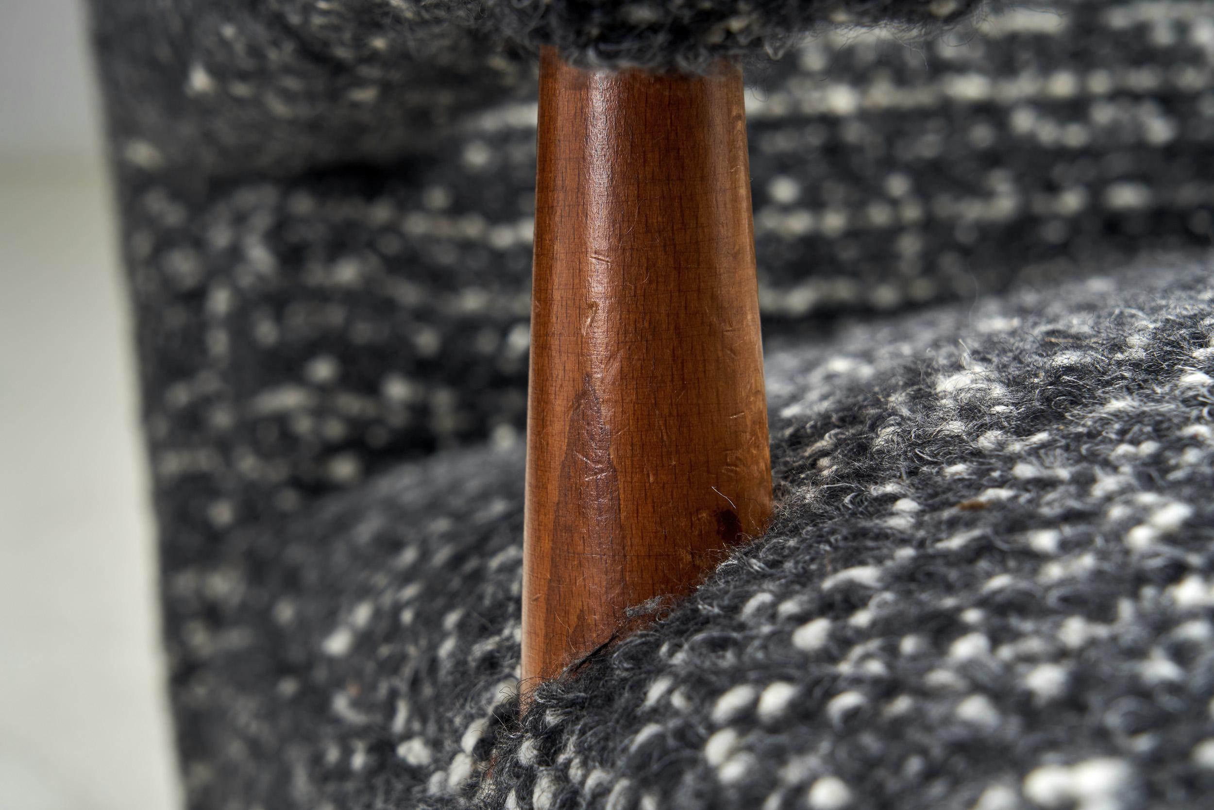 Pair of Upholstered Modernist Armchairs, Europe First half of the 20th Century en vente 6