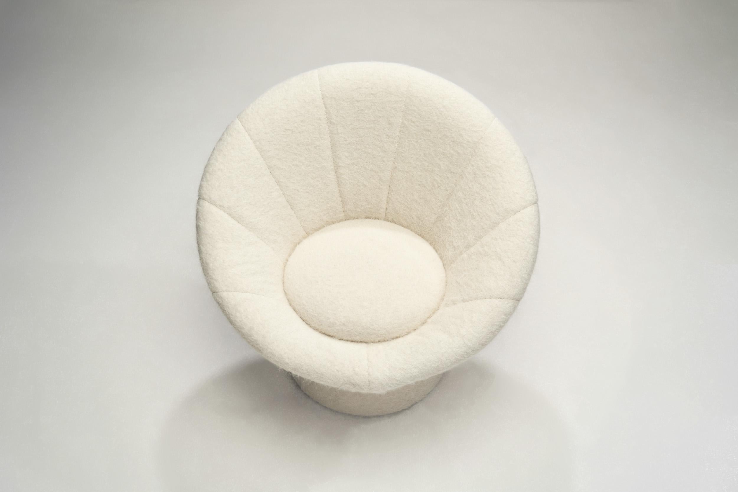 Tissu Paire de chaises pivotantes tapissées de l'ère spatiale, Allemagne, années 1970 en vente