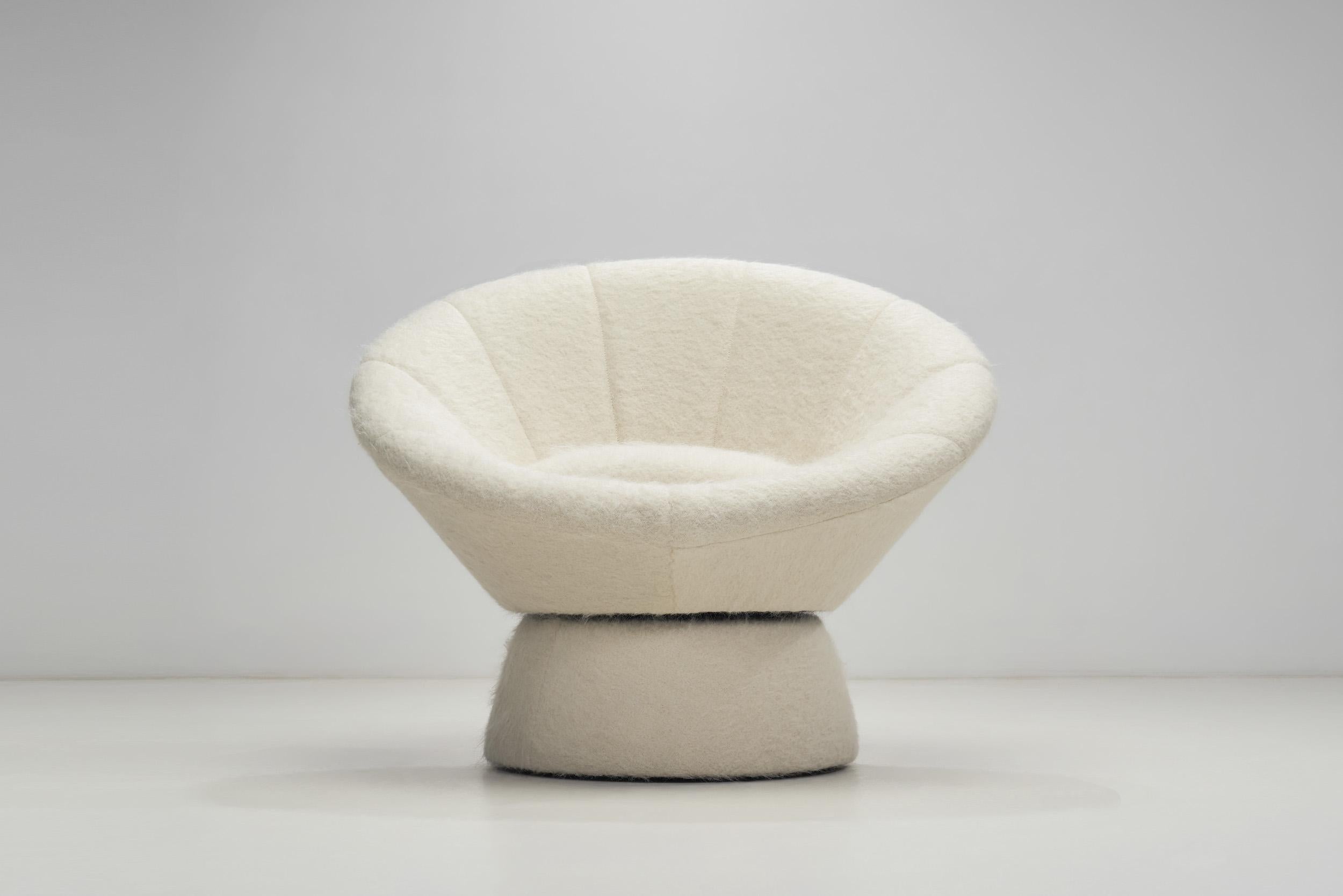Paire de chaises pivotantes tapissées de l'ère spatiale, Allemagne, années 1970 en vente 1