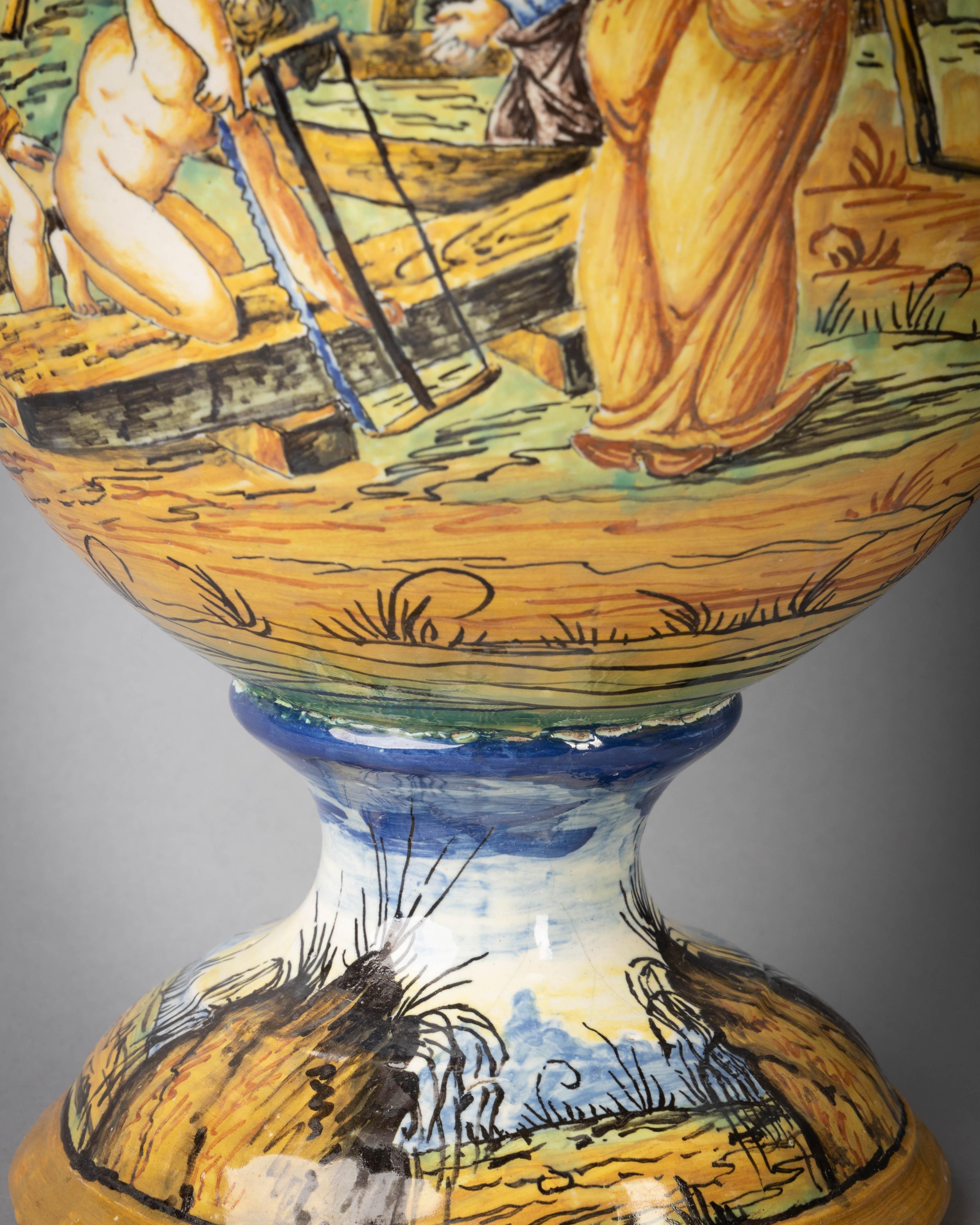 Pair of Urbino Style Majolica Vases, Early 20th Century For Sale 1