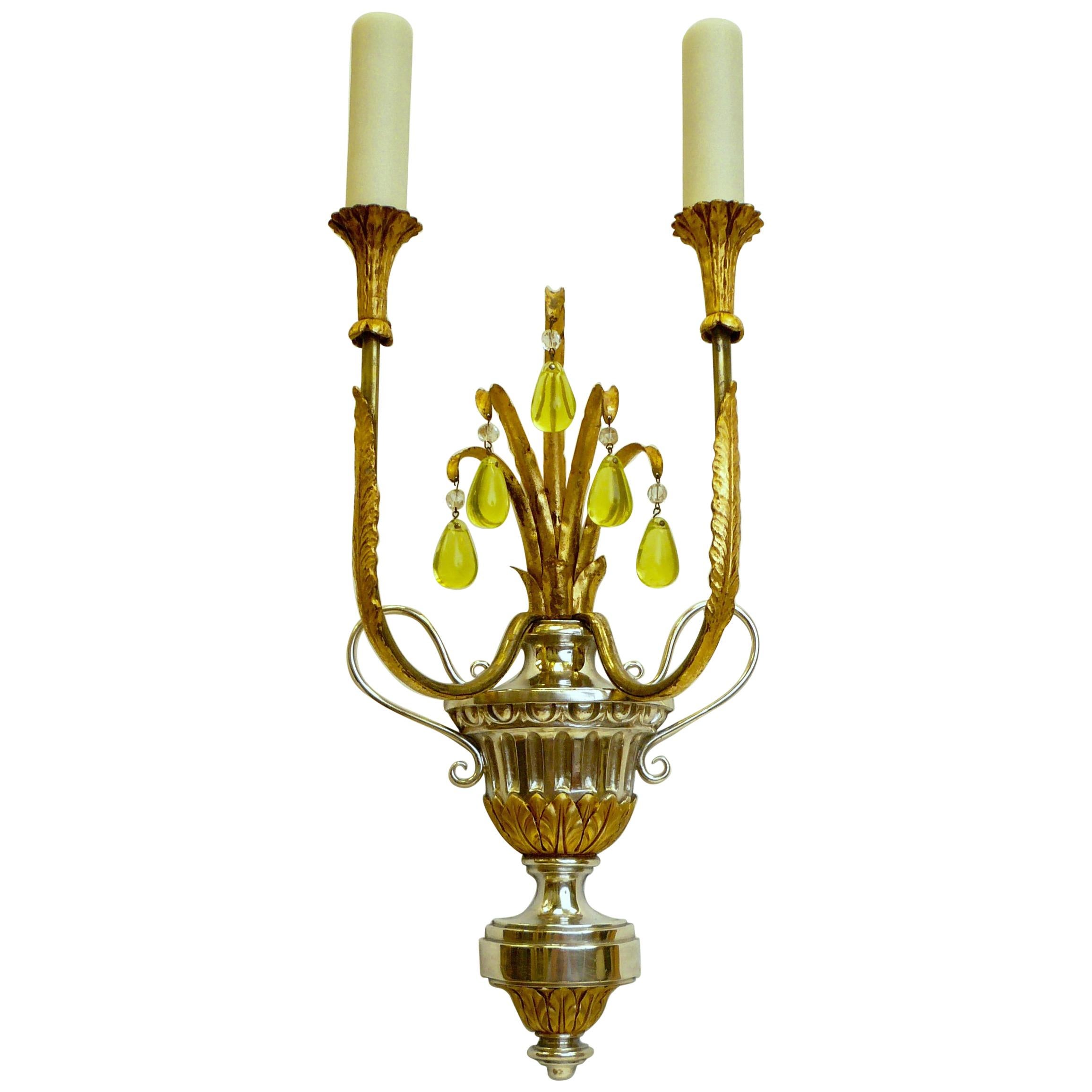Paire d’appliques à deux lumières en forme d’urne d’E. F. Caldwell