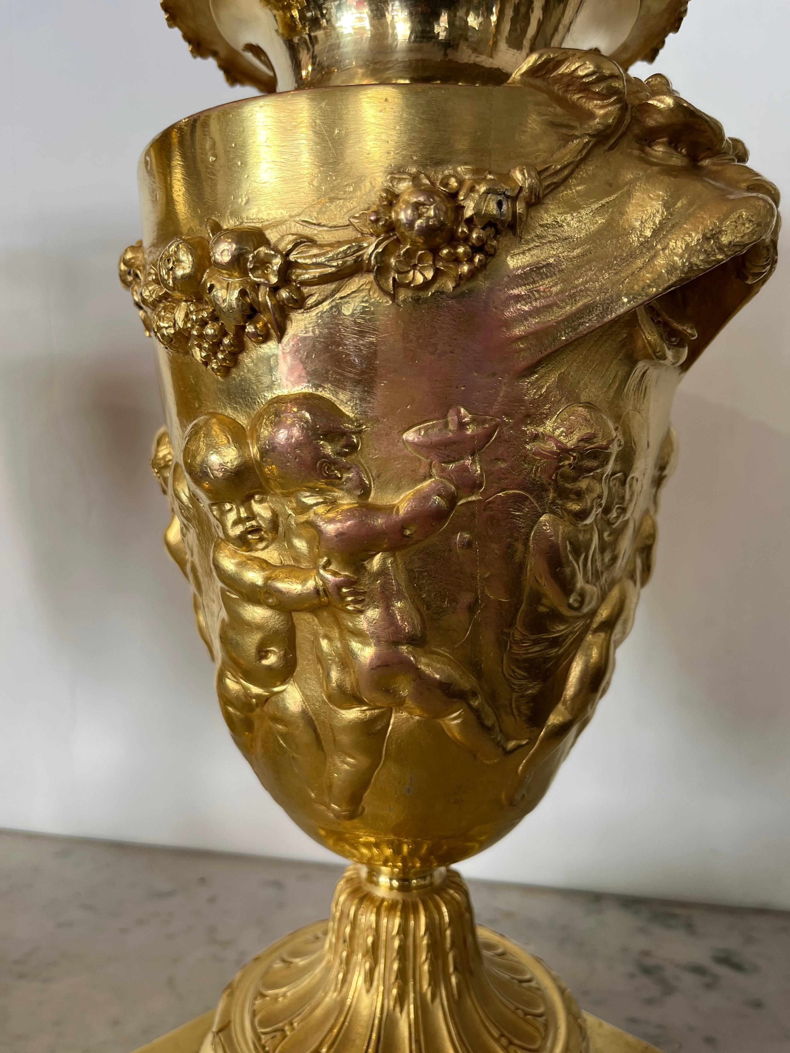Pair Of Urns / Cassolettes - Gilt Bronze - (after Clodion) - France - 19th Centu In Good Condition For Sale In CANNES, FR