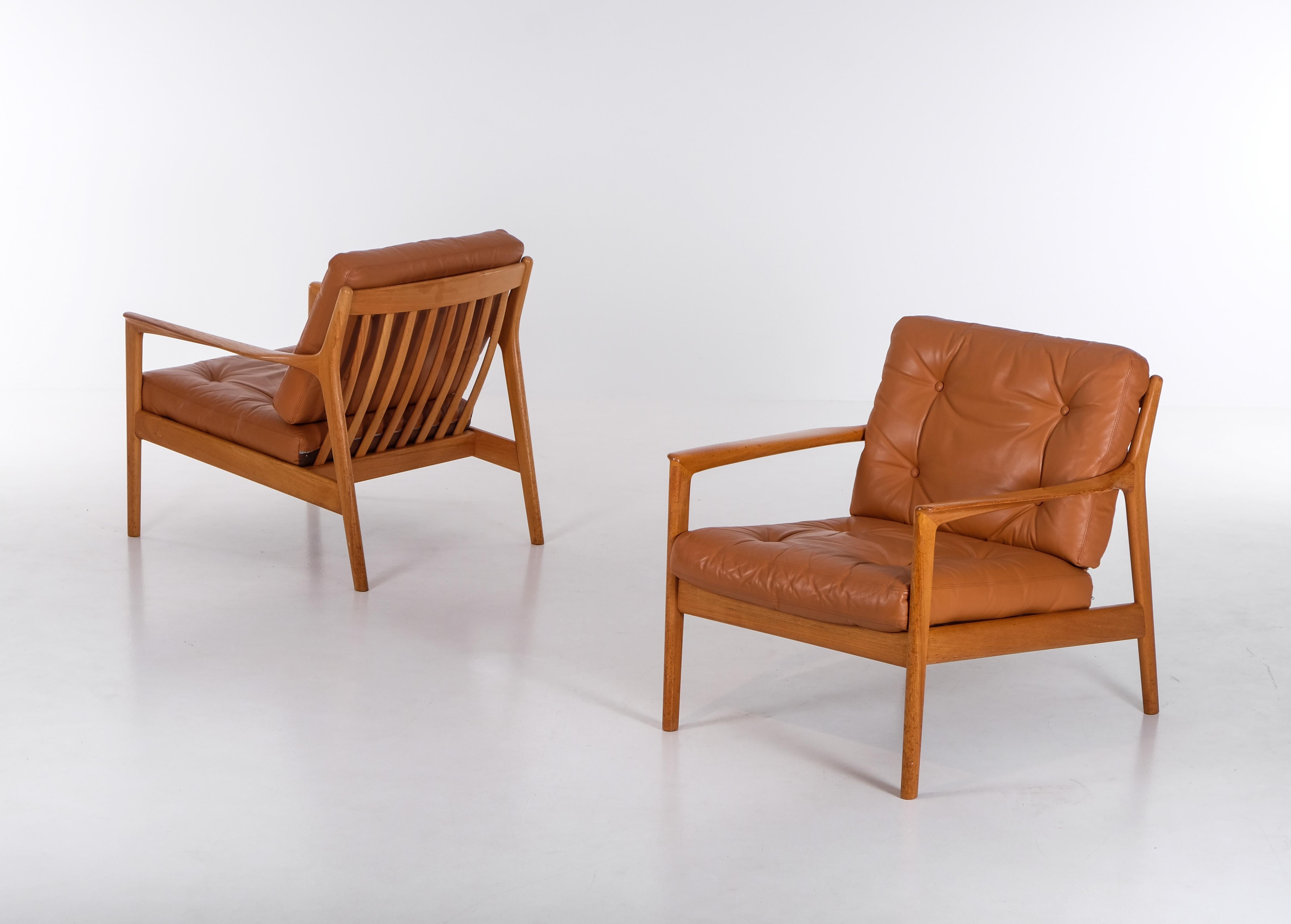 Sillones suecos de Folke Ohlsson para DUX, Suecia, años 60.
Muy buen estado vintage con pequeños signos de uso y pátina. 


  