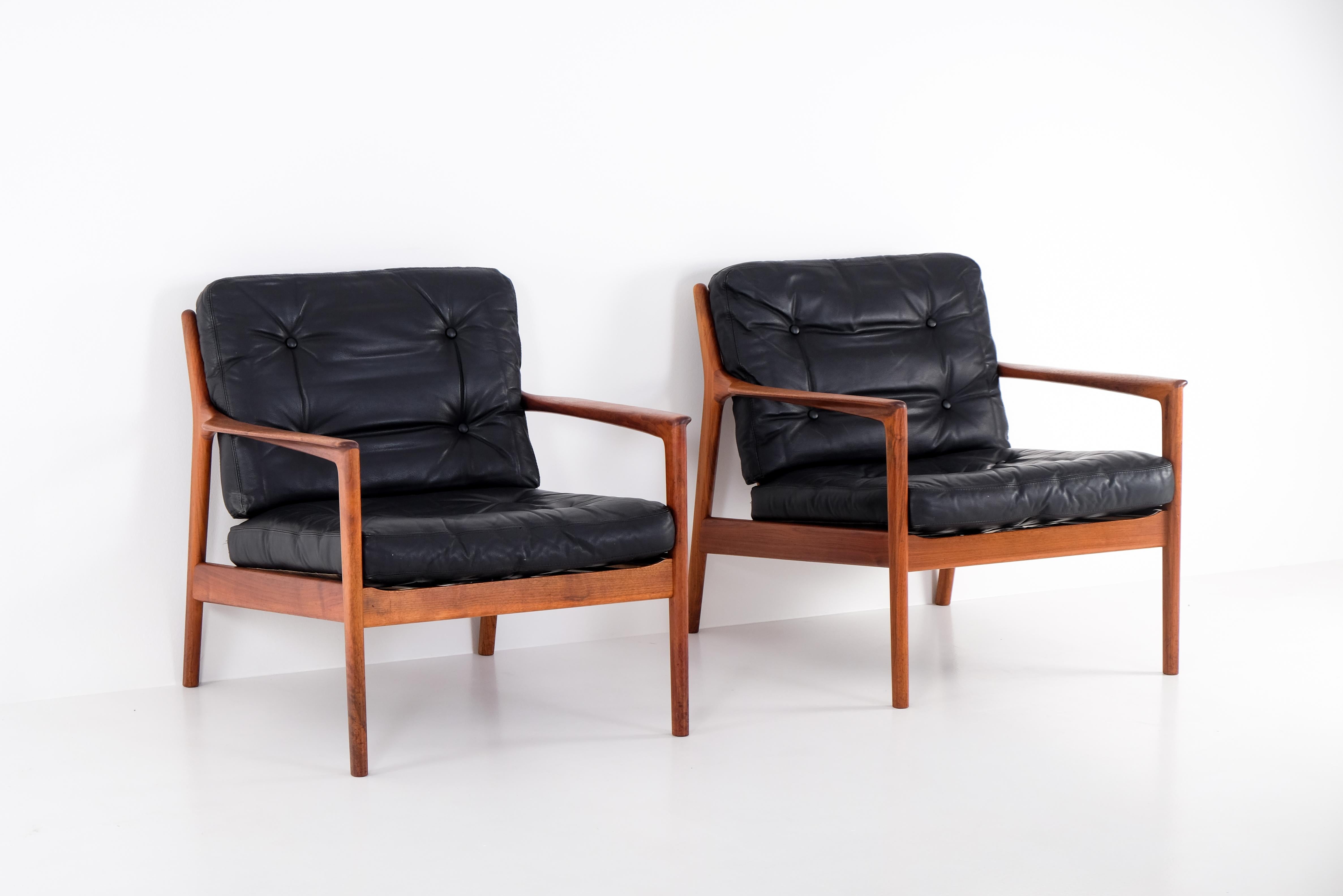 Swedish Pair of USA-75 by Folke Olsson for DUX, 1960s For Sale