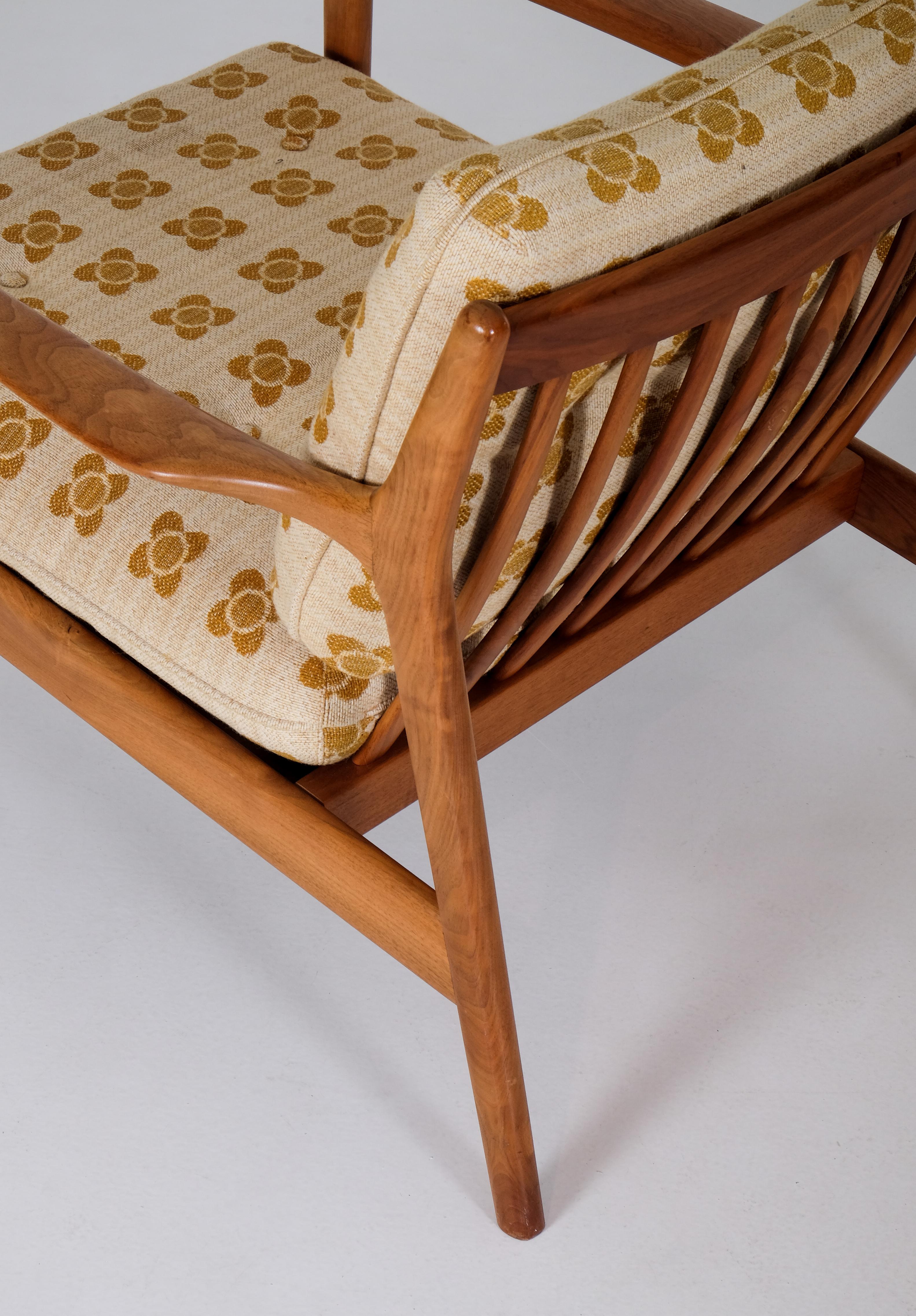 Swedish armchairs by Folke Ohlsson, produced by DUX, 1960s.
Very good vintage condition with small signs of usage and patina. 


  