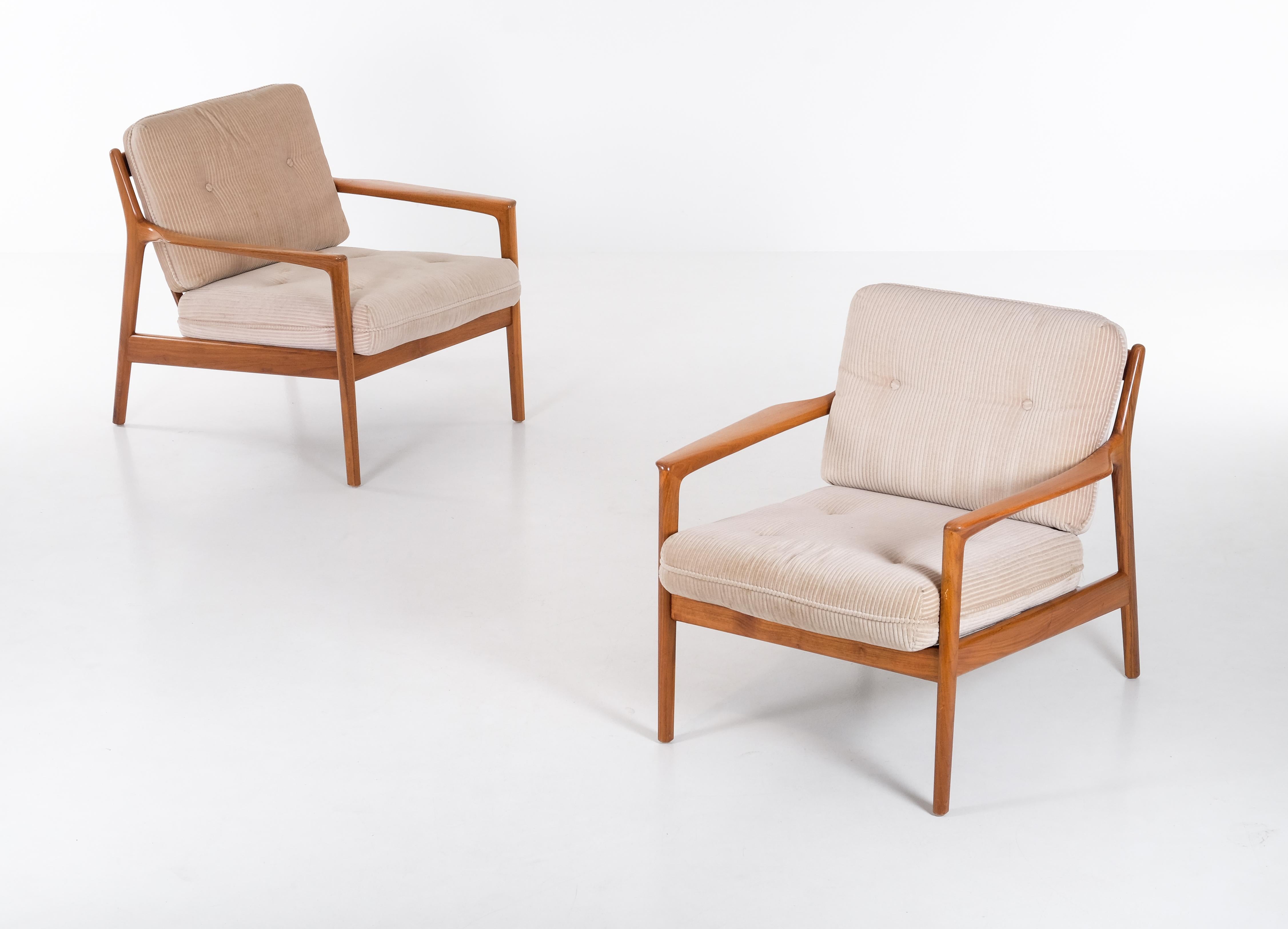 Swedish Pair of USA-75 by Folke Olsson for DUX, Sweden, 1960s For Sale