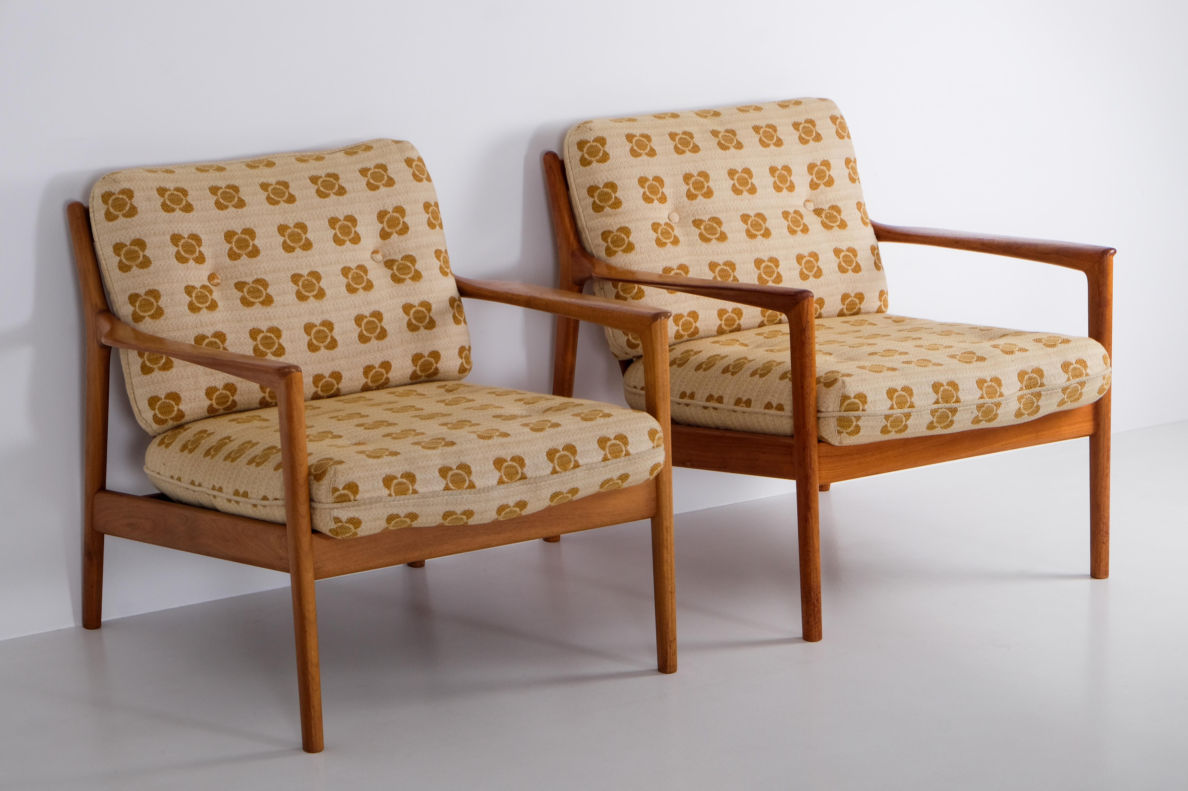 Pair of USA-75 by Folke Olsson for DUX, Sweden, 1960s For Sale 1