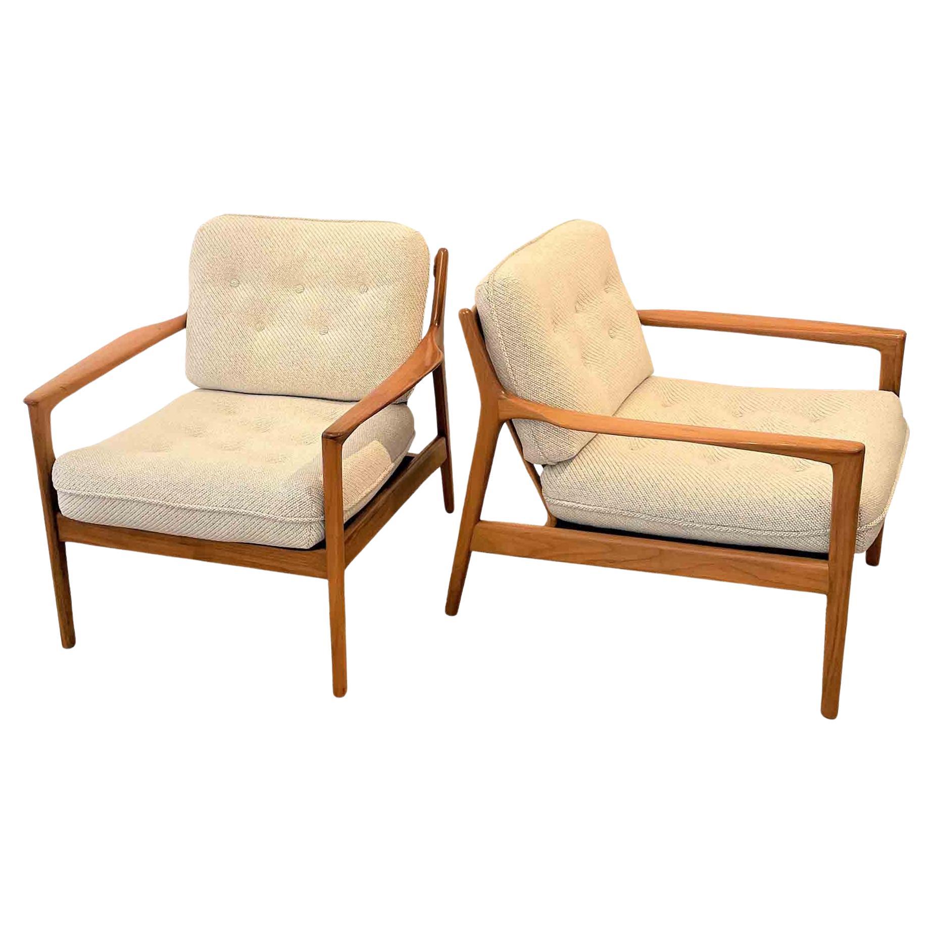 Pair of USA 75 Lounge Chairs by Folke Ohlsson For Sale