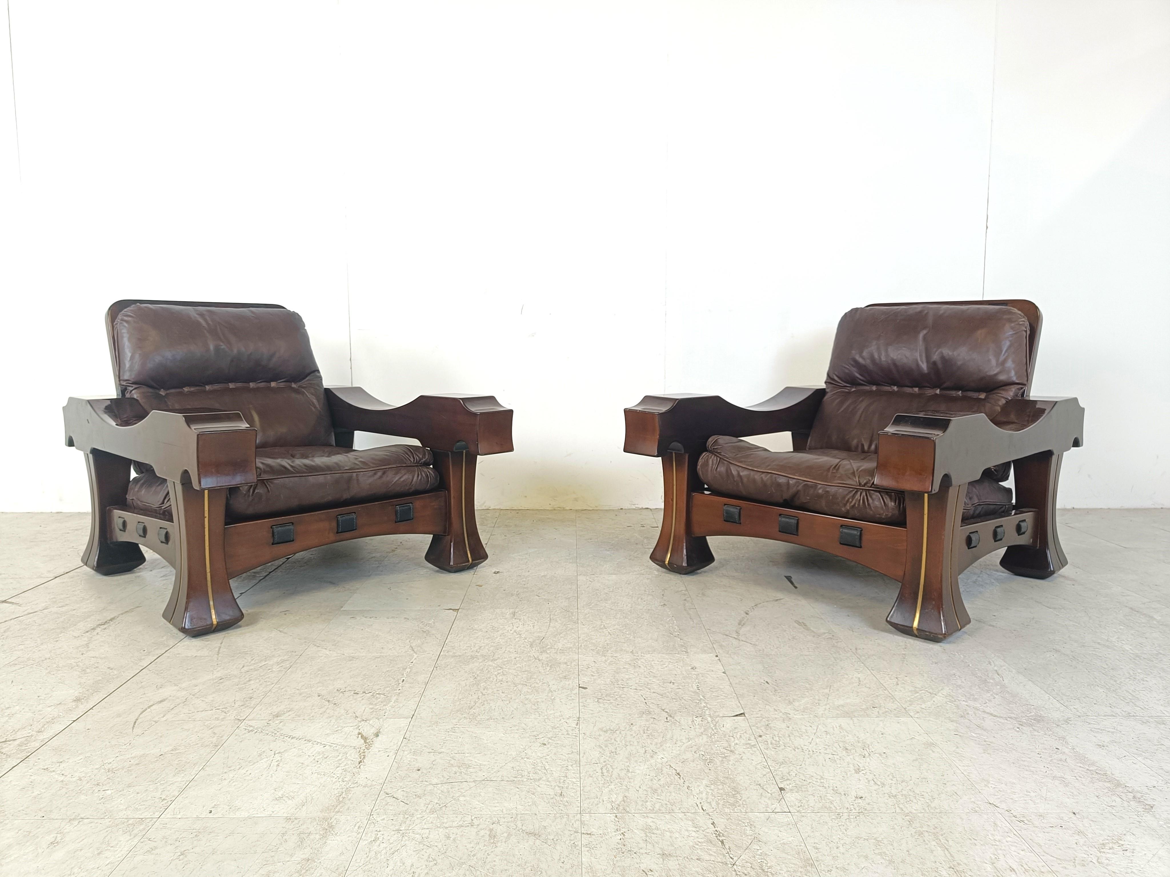 Mid-Century Modern Pair of Ussaro model armchairs by Luciano Frigerio, 1960s For Sale