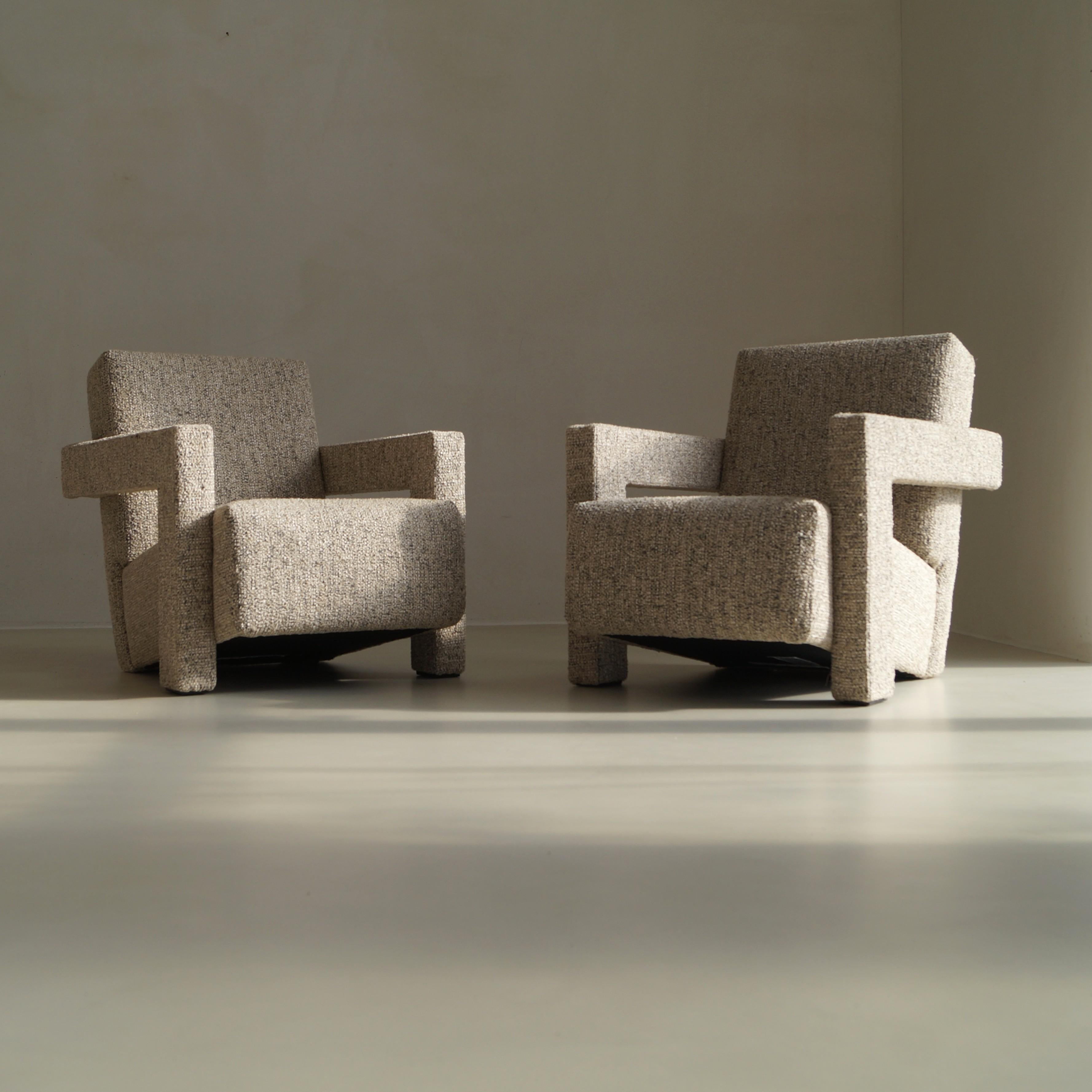 Late 20th Century Pair of Utrecht chairs, designed by Gerrit Rietveld, made by Cassina, 1990s For Sale