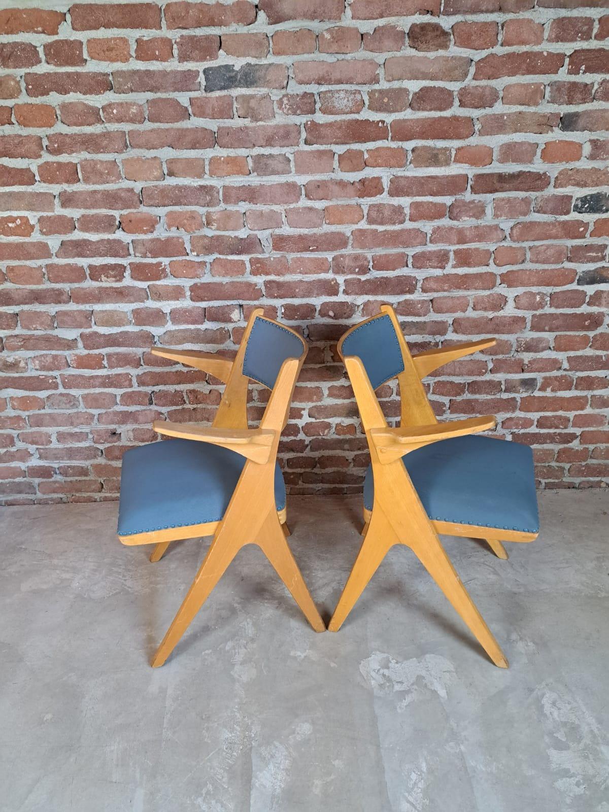 Pair of “V” Armchairs in Wood and Fake Leather from Casala, 1950 In Good Condition For Sale In Torino, IT