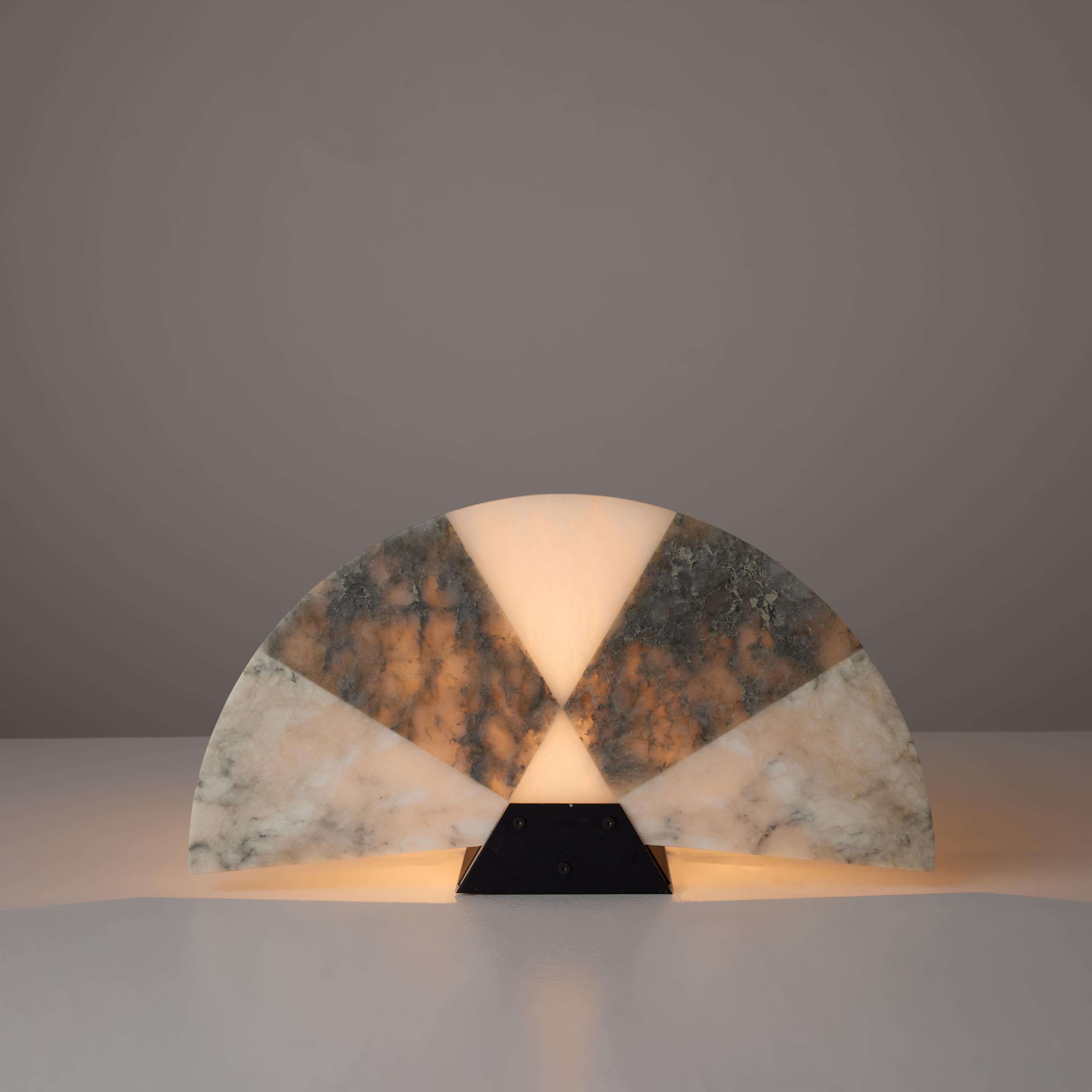 Paar V584 'Ventaglio' Tischlampen von Angelo Mangiarotti für Skipper (Moderne der Mitte des Jahrhunderts) im Angebot