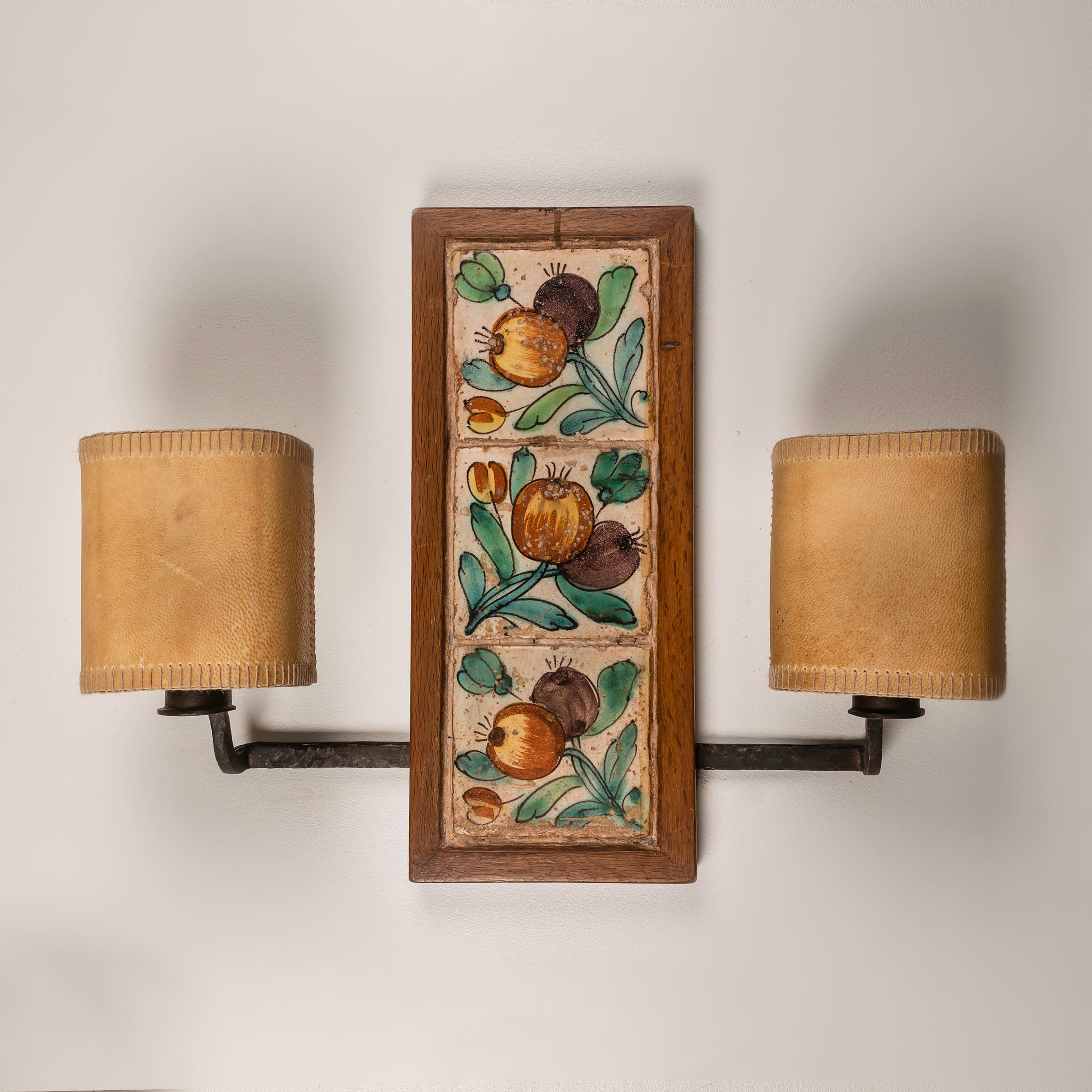 Pair of Valencian Tile Sconces In Good Condition For Sale In BARCELONA, ES